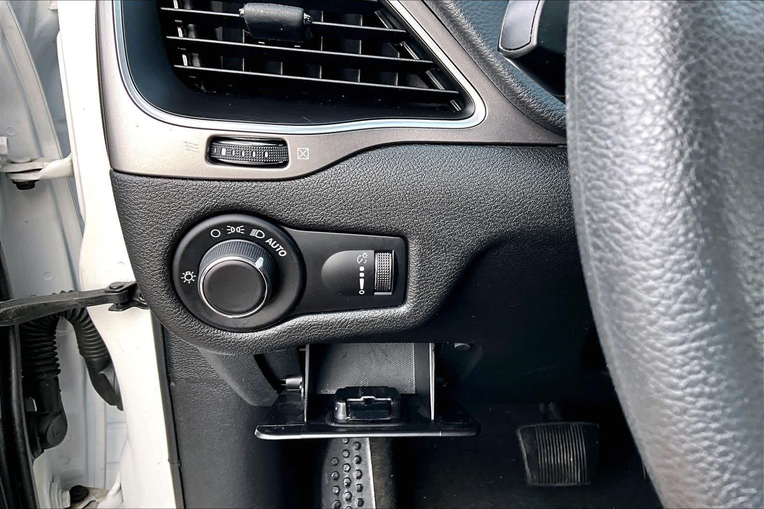 2020 Jeep Cherokee Latitude Bright White Clearcoat at Baytown Ford