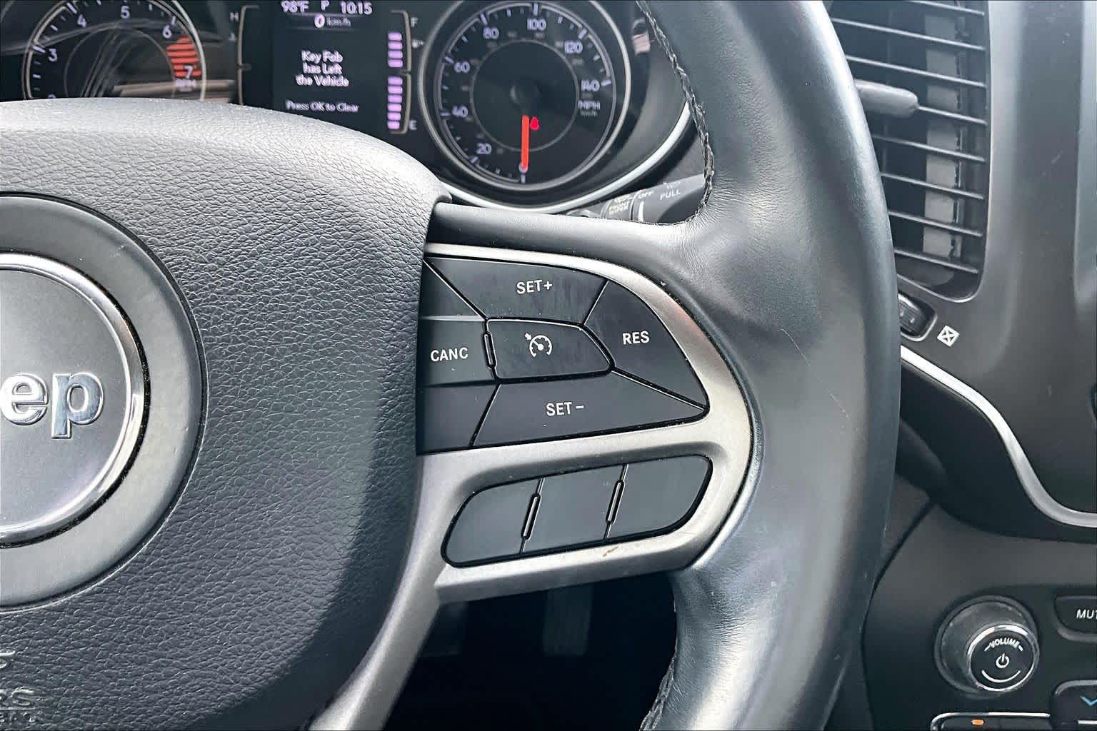 2019 Jeep Cherokee Latitude Plus Diamond Black Crystal Pearlcoat at AutoNation USA Katy