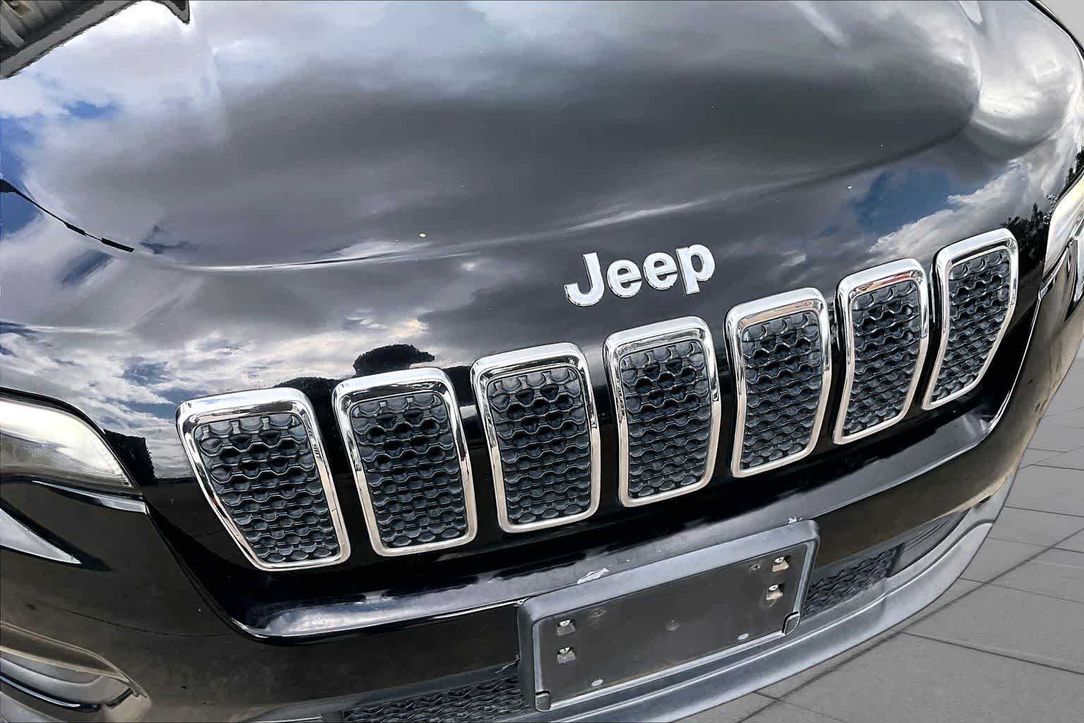 2019 Jeep Cherokee Latitude Plus Diamond Black Crystal Pearlcoat at AutoNation USA Katy