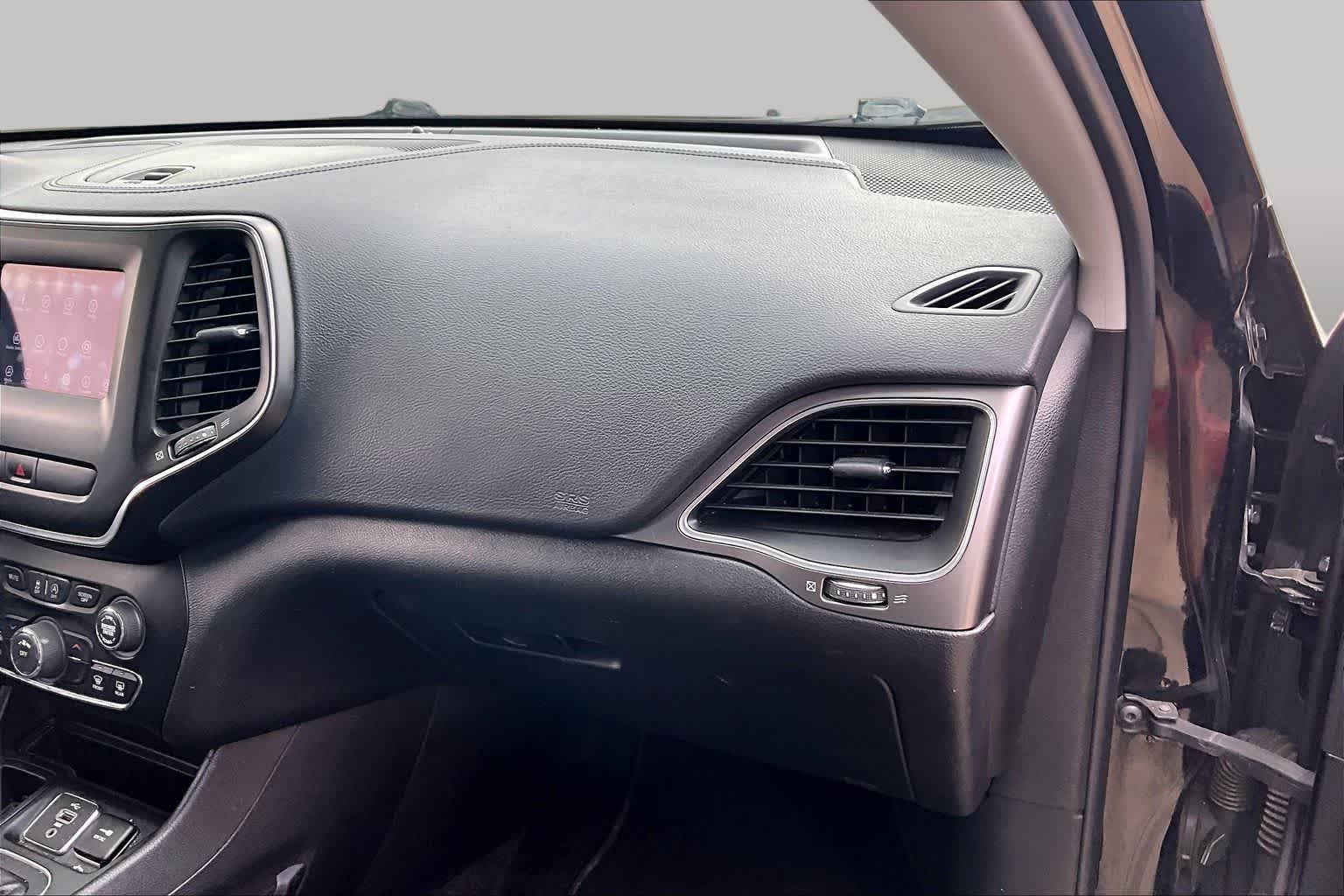 2019 Jeep Cherokee Latitude Plus Diamond Black Crystal Pearlcoat at AutoNation USA Katy