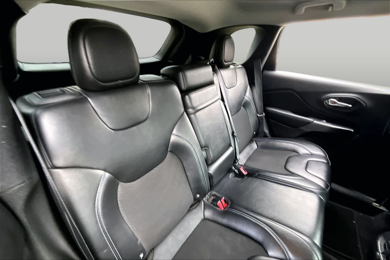 2019 Jeep Cherokee Latitude Plus Diamond Black Crystal Pearlcoat at AutoNation USA Katy