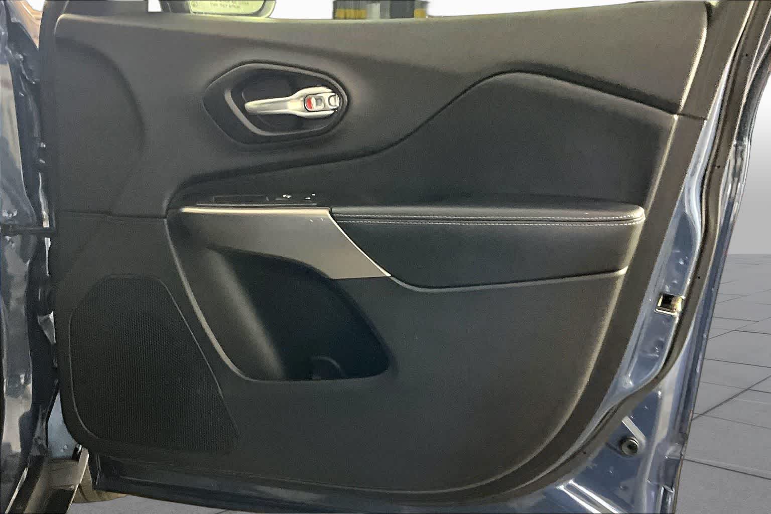 2020 Jeep Cherokee Latitude Plus Slate Blue Pearlcoat at AutoNation USA Katy