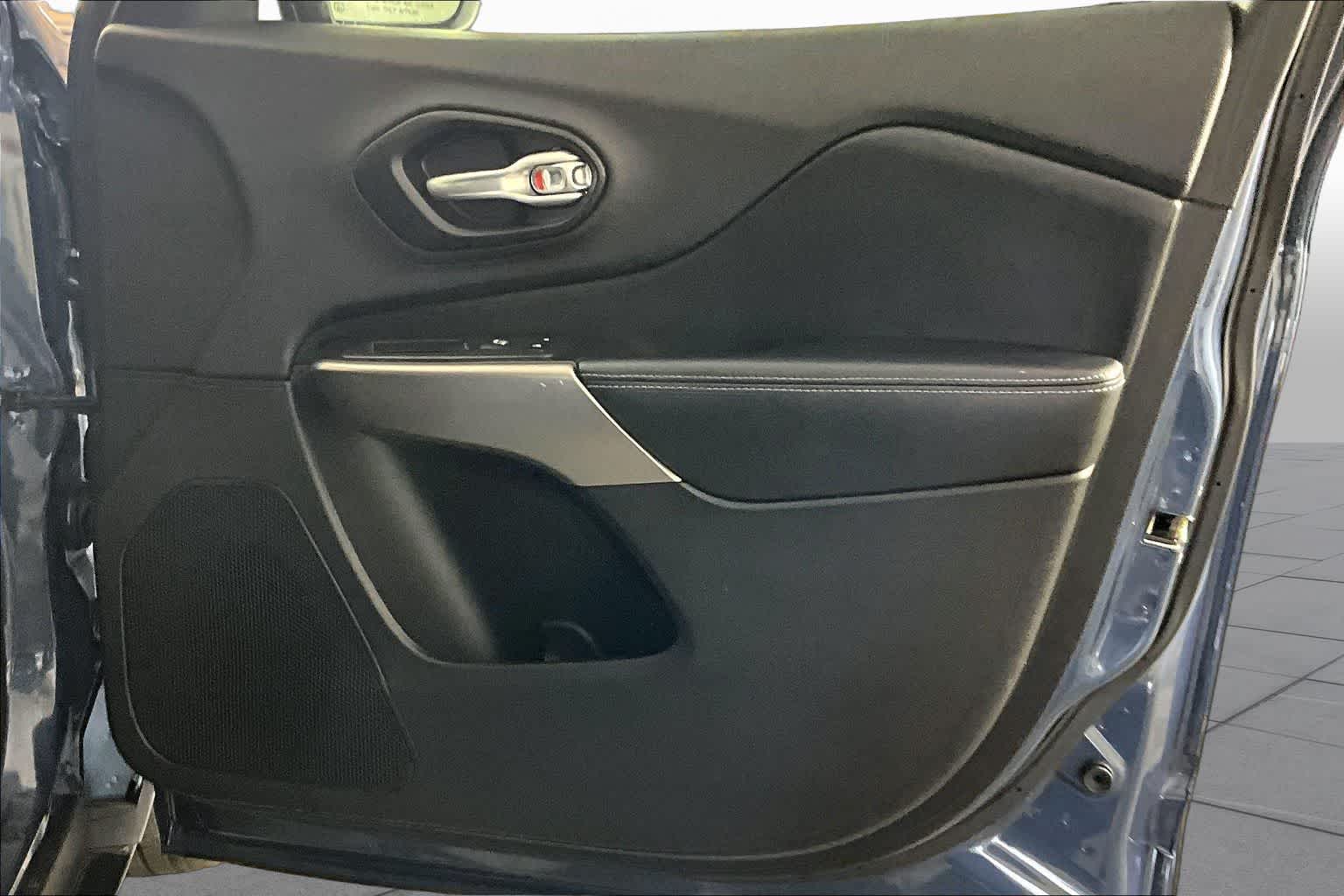 2020 Jeep Cherokee Latitude Plus Slate Blue Pearlcoat at AutoNation USA Katy