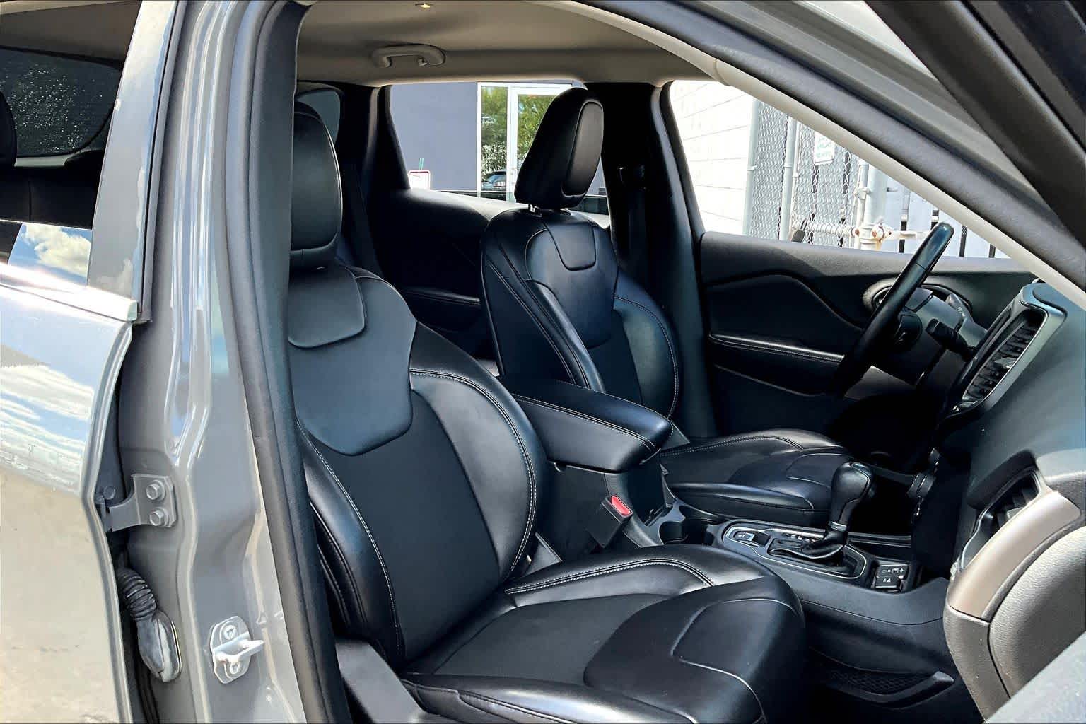 2021 Jeep Cherokee Latitude Plus Sting-Gray Clearcoat at Tomball Chrysler Dodge Jeep Ram