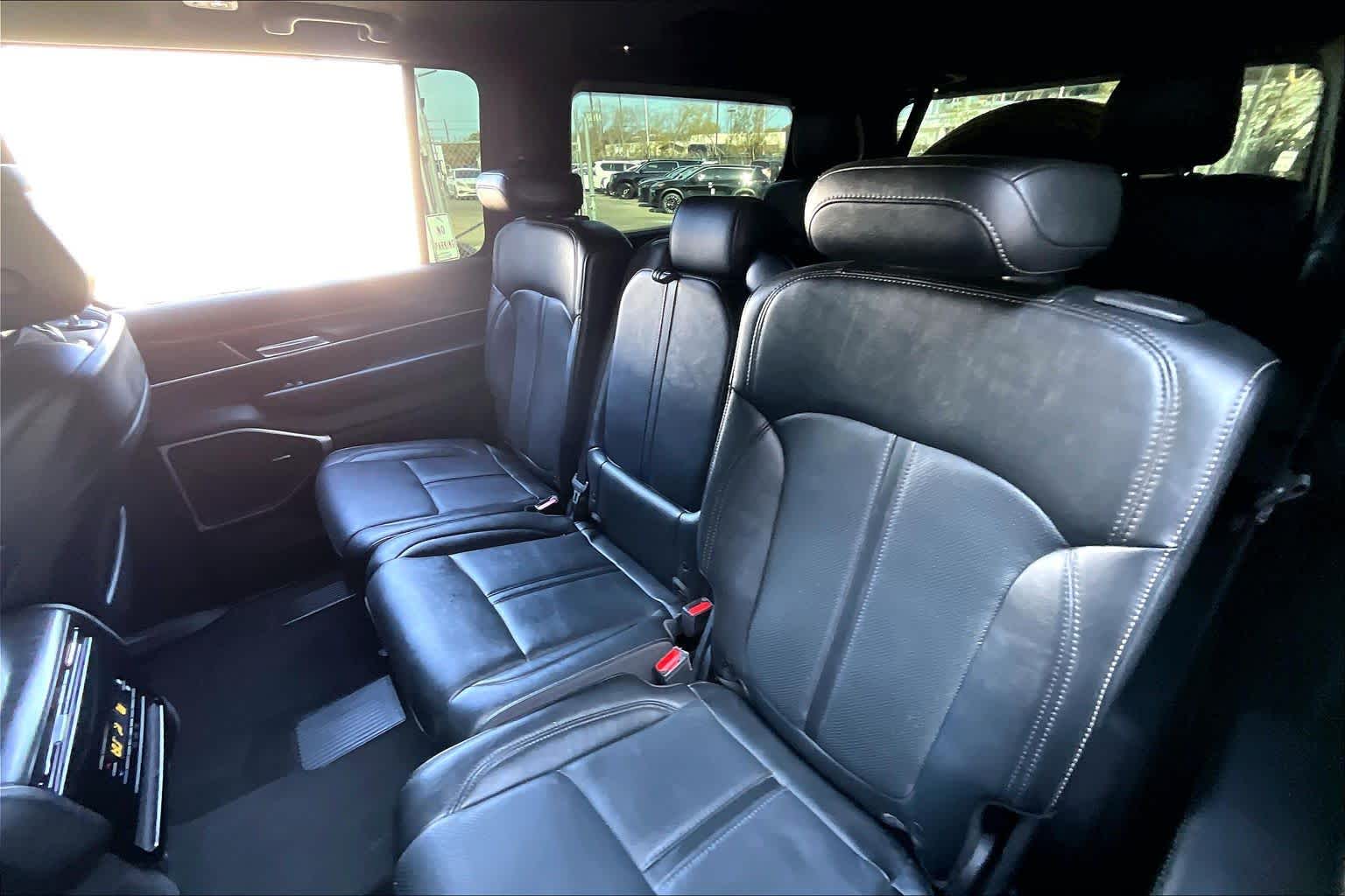 2023 Jeep Wagoneer Series II River Rock at HGreg Houston