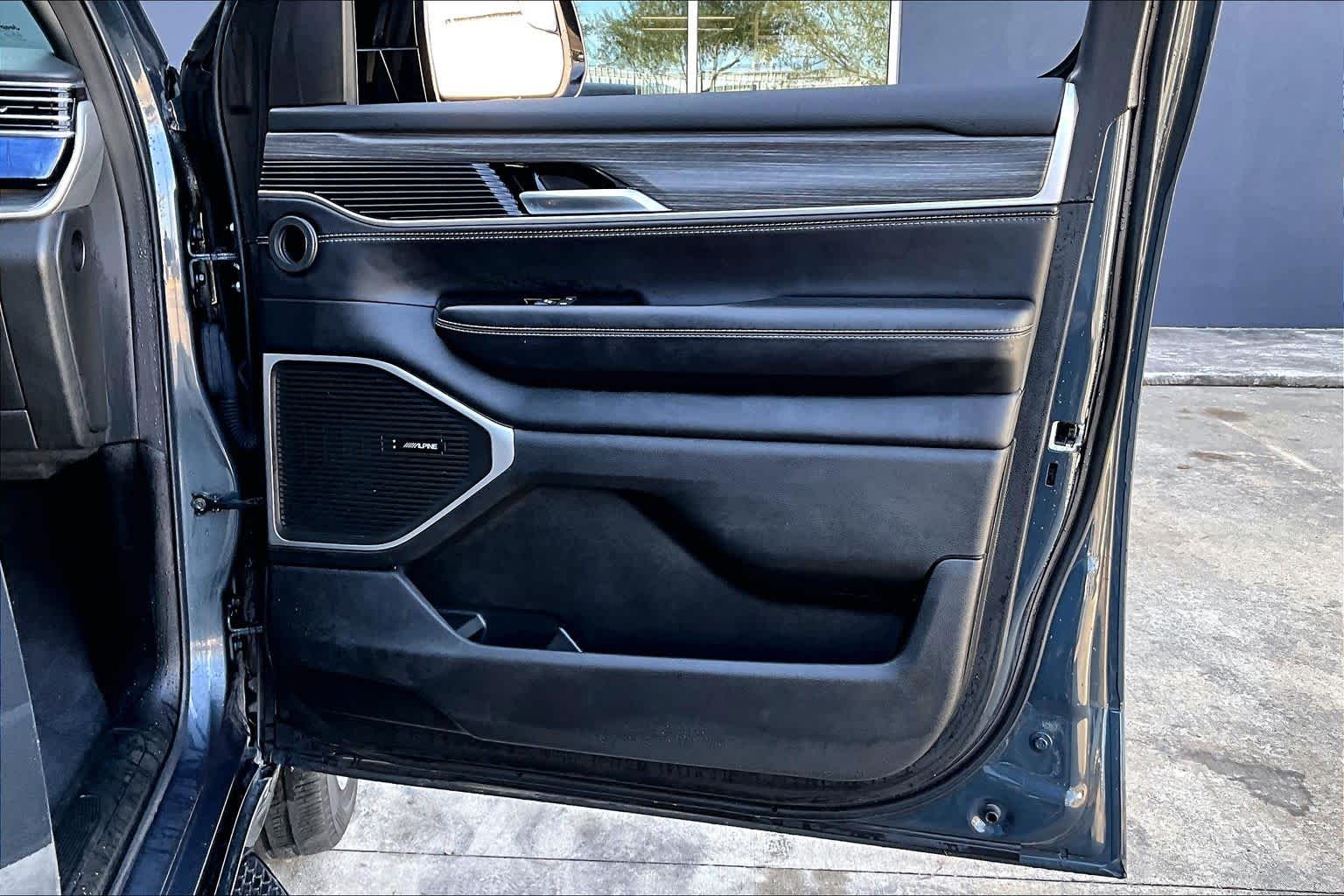 2023 Jeep Wagoneer Series II River Rock at HGreg Houston