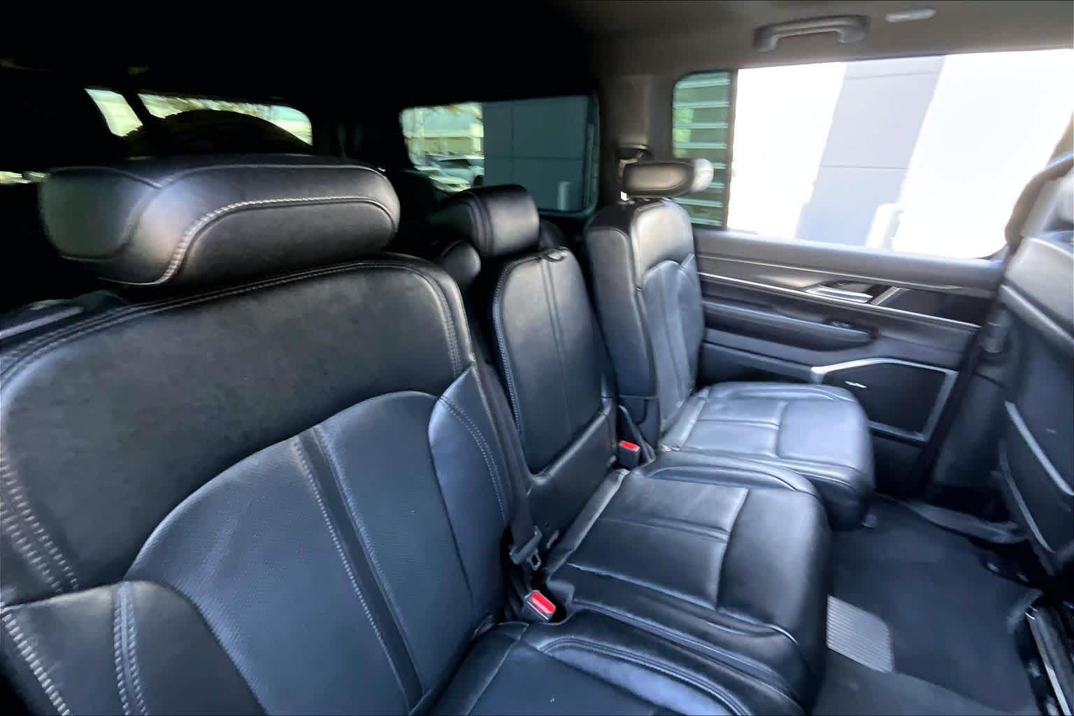 2023 Jeep Wagoneer Series II River Rock at HGreg Houston