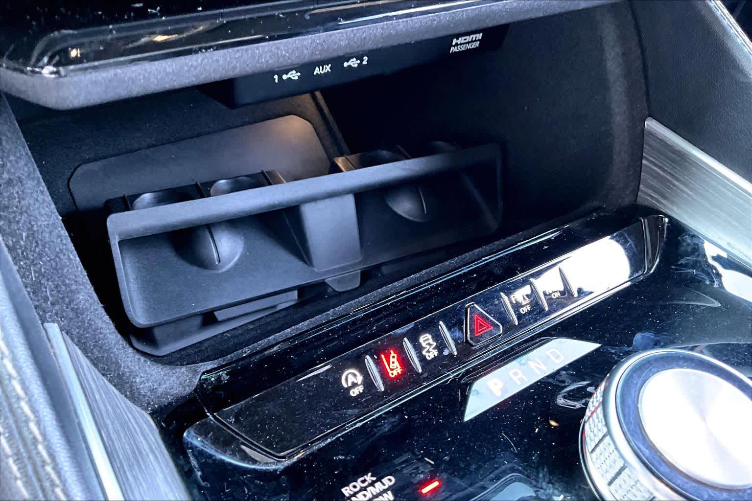 2023 Jeep Wagoneer Series II River Rock at HGreg Houston