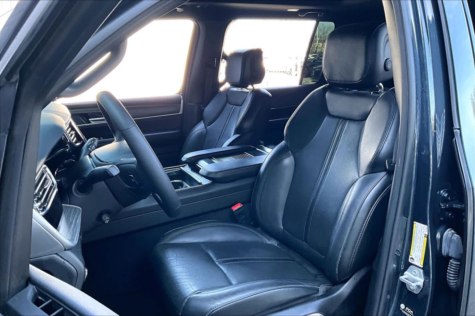 2023 Jeep Wagoneer Series II River Rock at HGreg Houston