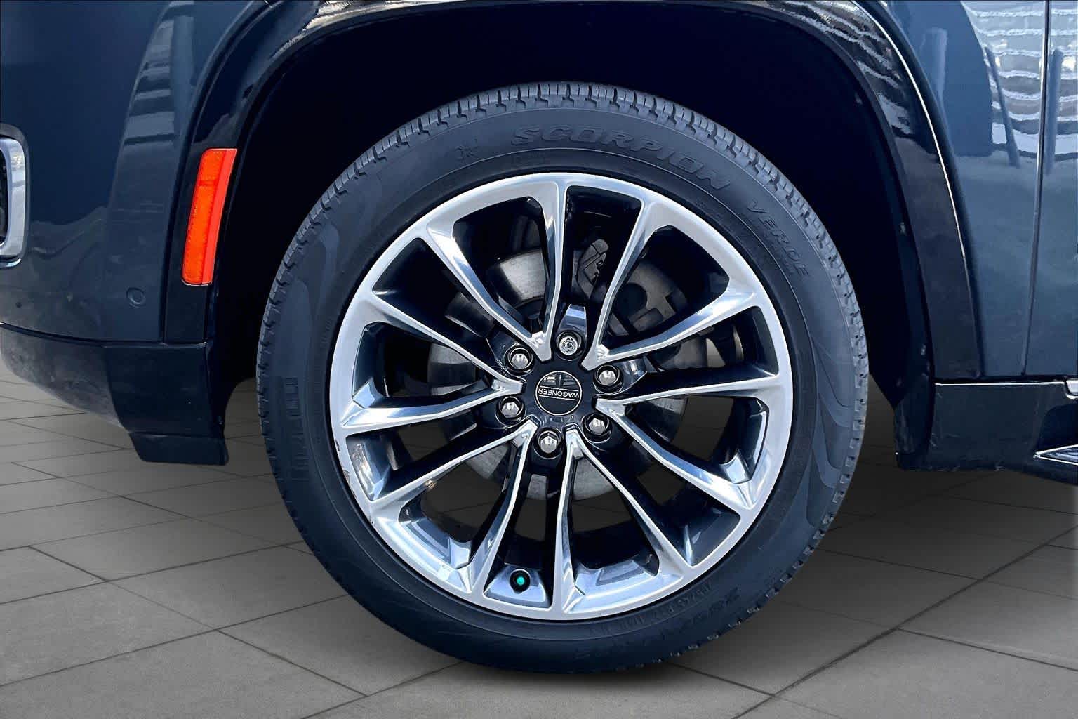 2023 Jeep Wagoneer Series II River Rock at HGreg Houston