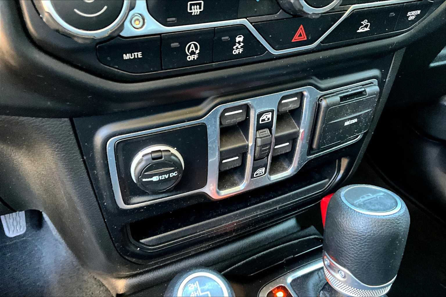 2022 Jeep Gladiator Altitude Black Clearcoat at Lone Star Chevrolet