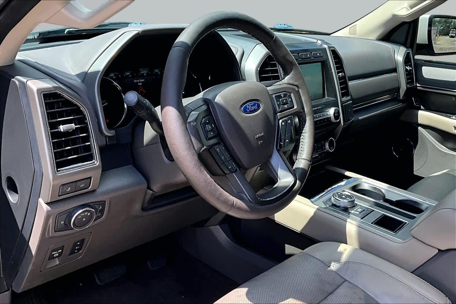 2018 Ford Expedition XLT White Platinum Metallic Tri-Coat at HGreg Houston