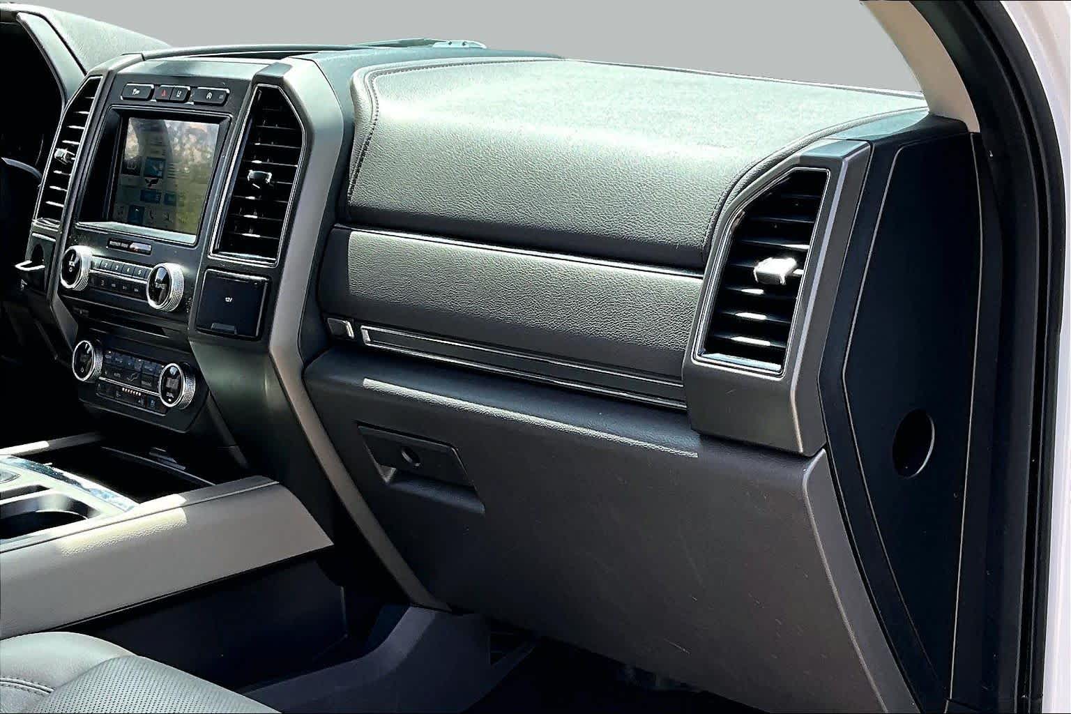 2018 Ford Expedition XLT White Platinum Metallic Tri-Coat at HGreg Houston