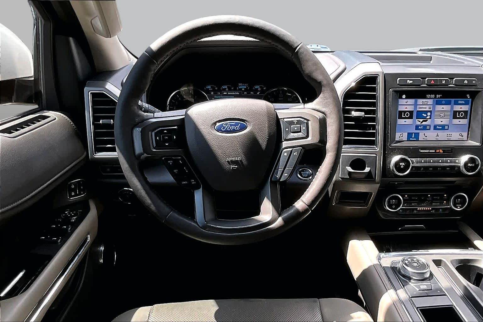 2018 Ford Expedition XLT White Platinum Metallic Tri-Coat at HGreg Houston