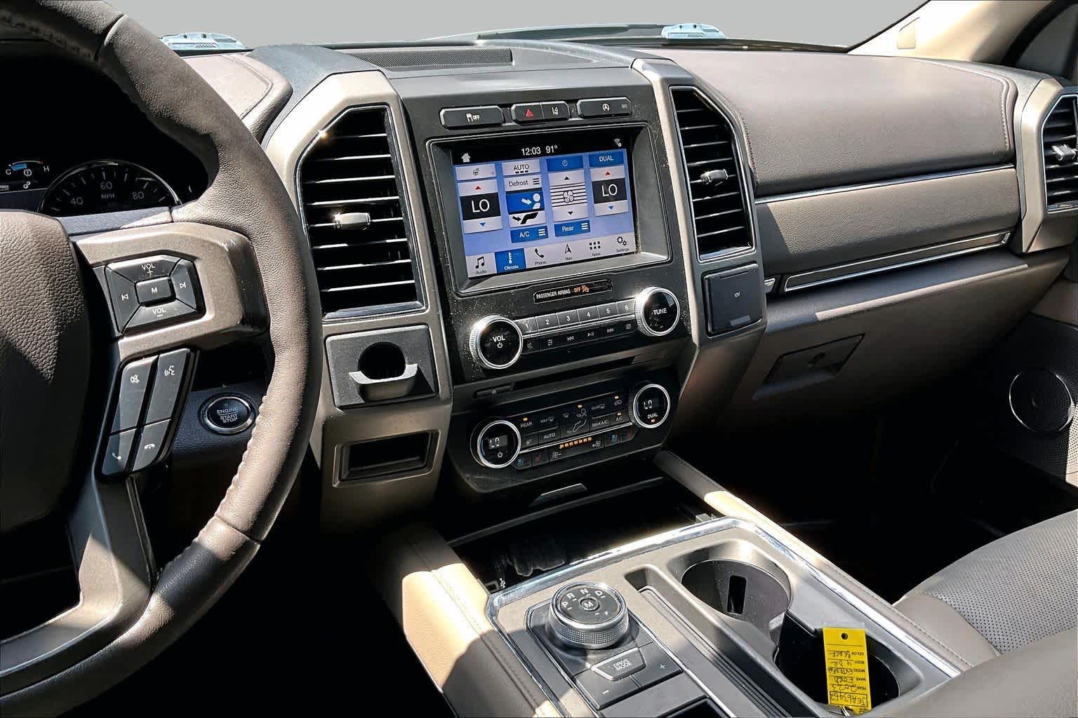 2018 Ford Expedition XLT White Platinum Metallic Tri-Coat at HGreg Houston