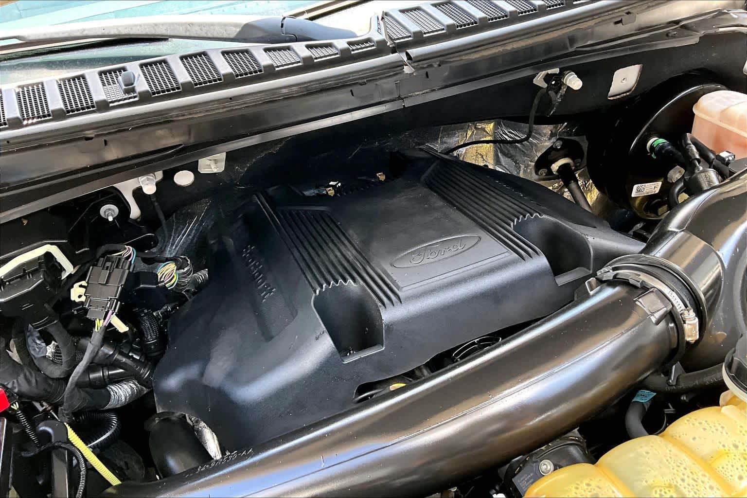 2018 Ford Expedition XLT White Platinum Metallic Tri-Coat at HGreg Houston