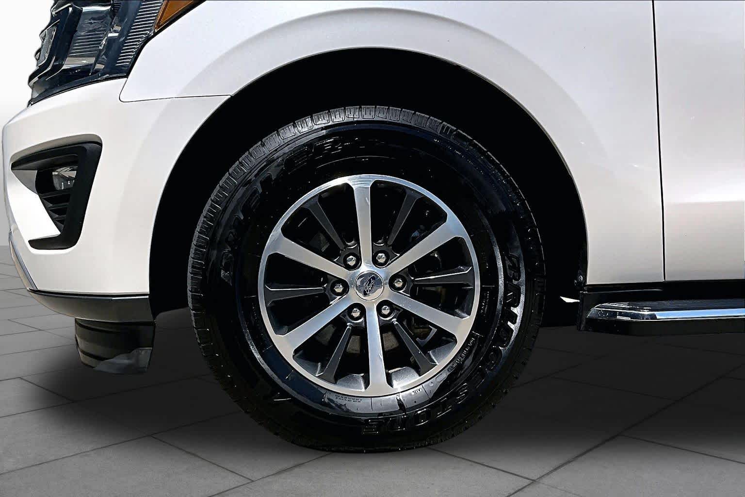 2018 Ford Expedition XLT White Platinum Metallic Tri-Coat at HGreg Houston