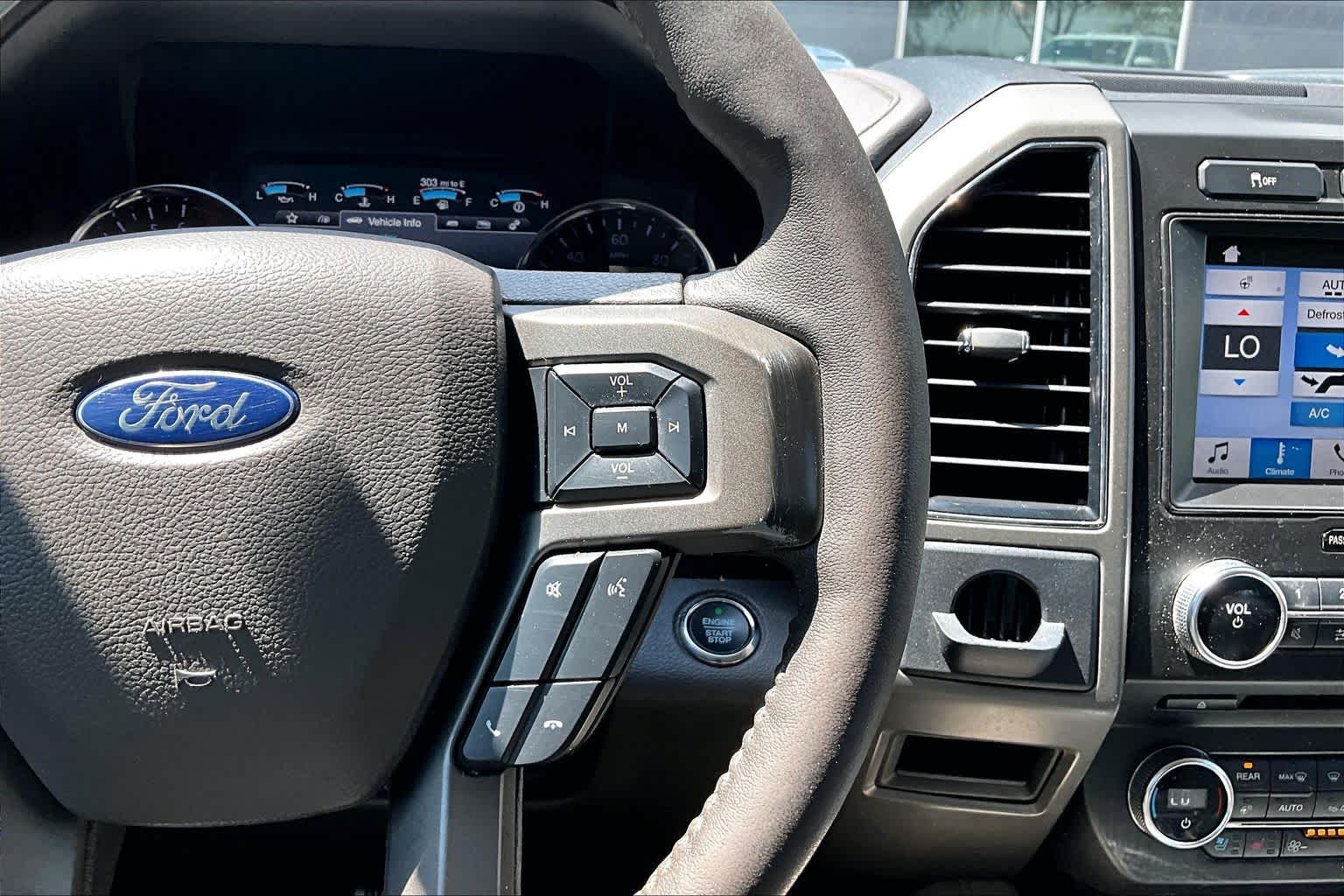 2018 Ford Expedition XLT White Platinum Metallic Tri-Coat at HGreg Houston