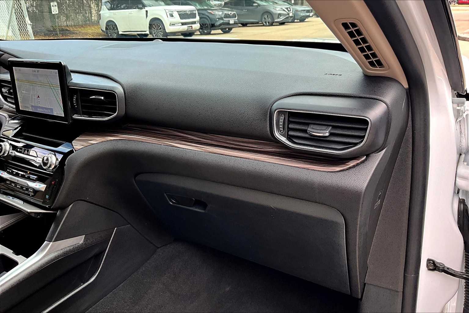 2024 Ford Explorer Limited Oxford White at Helfman Ford