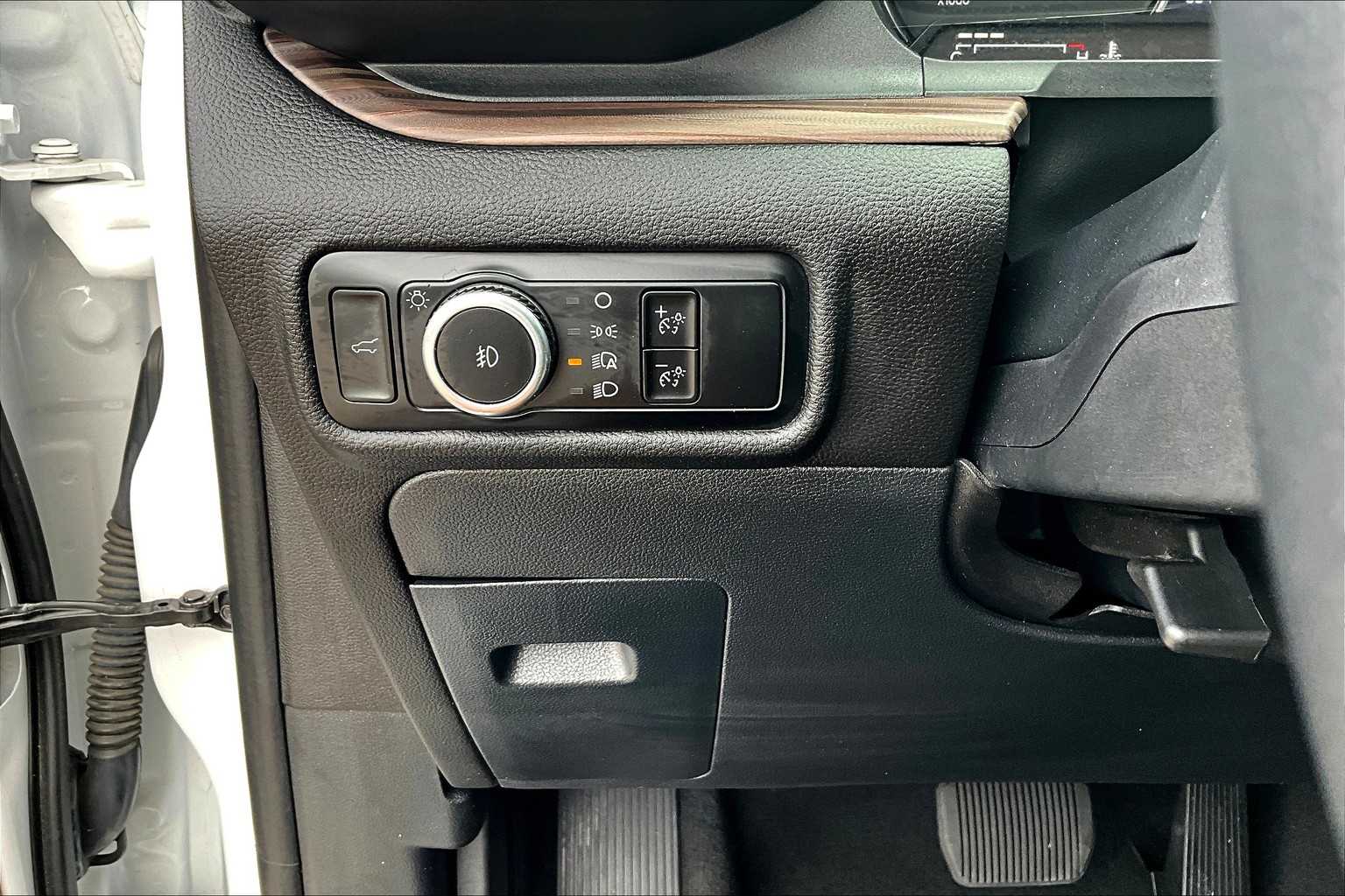 2024 Ford Explorer Limited Oxford White at Helfman Ford