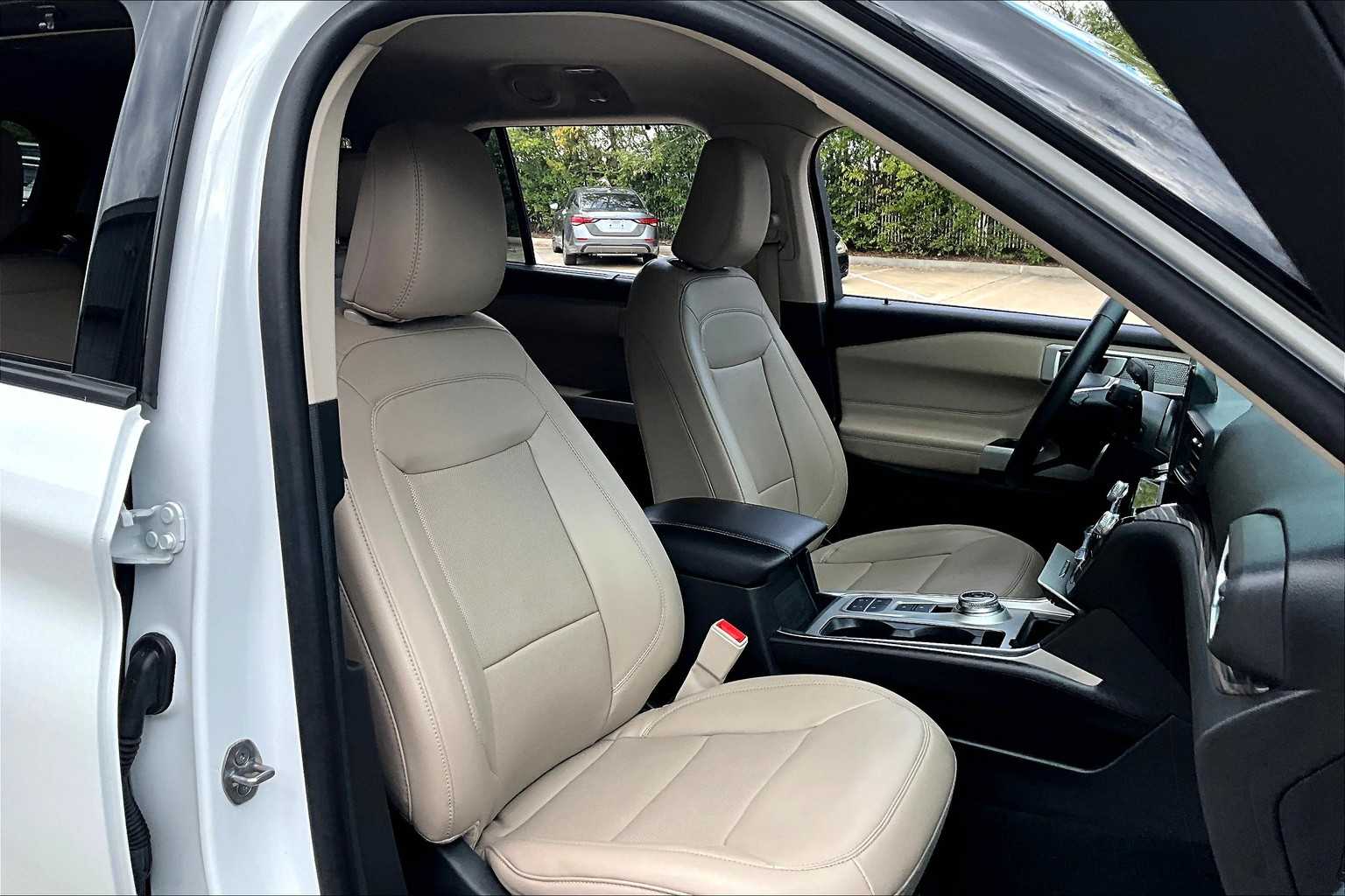 2024 Ford Explorer Limited Oxford White at Helfman Ford