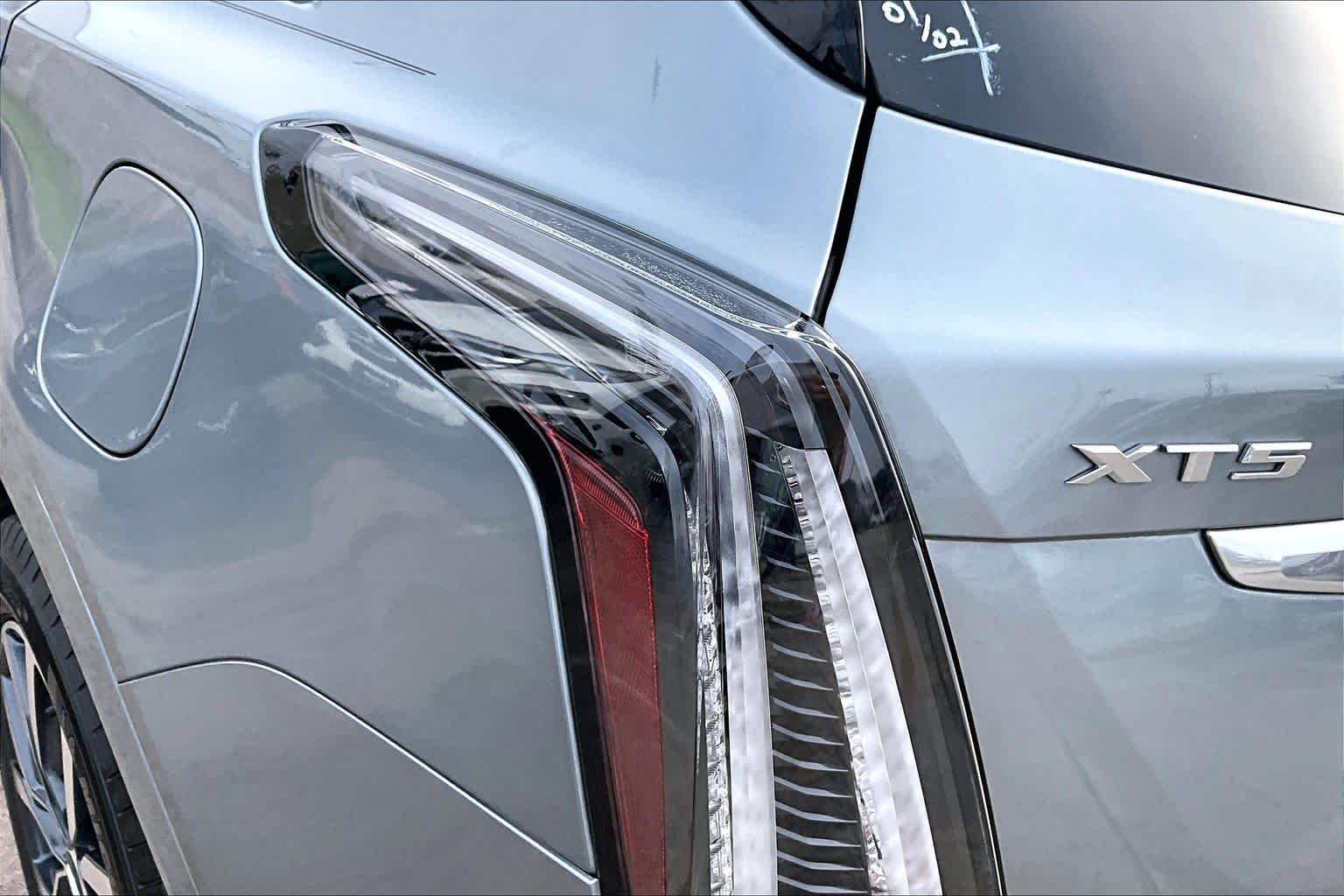 2023 Cadillac XT5 AWD Sport Argent Silver Metallic at HGreg Houston