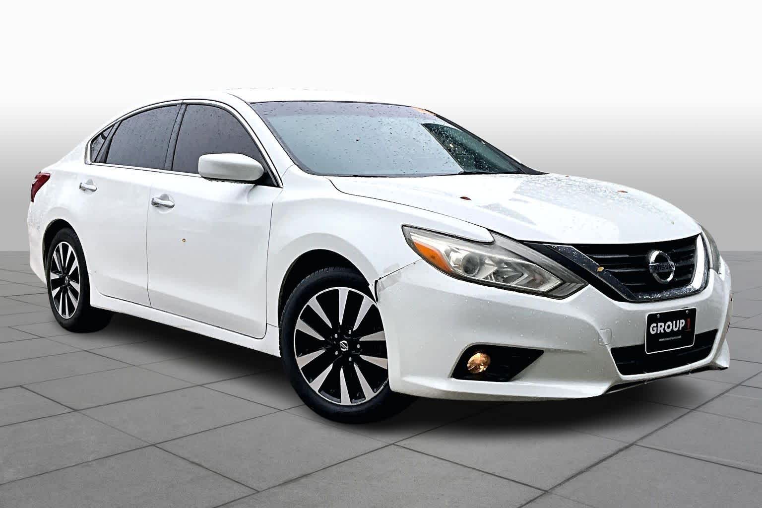 2018 Nissan Altima 2.5 SV Glacier White at HGreg Houston