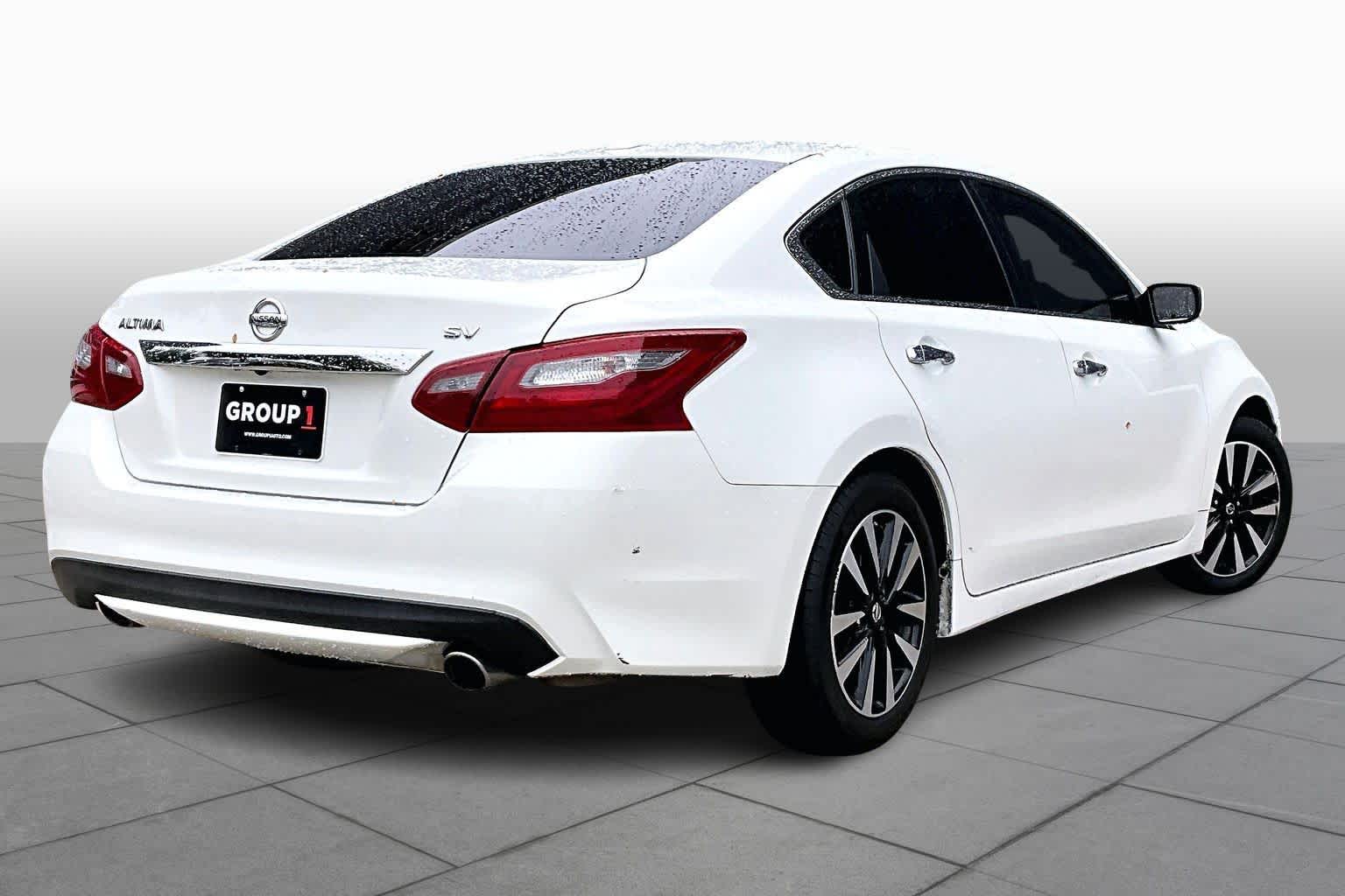 2018 Nissan Altima 2.5 SV Glacier White at HGreg Houston