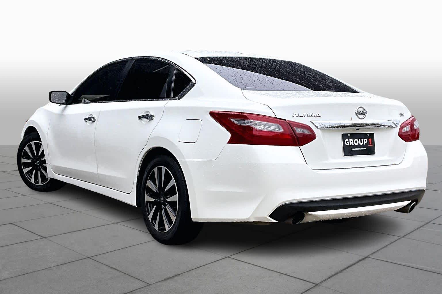 2018 Nissan Altima 2.5 SV Glacier White at HGreg Houston