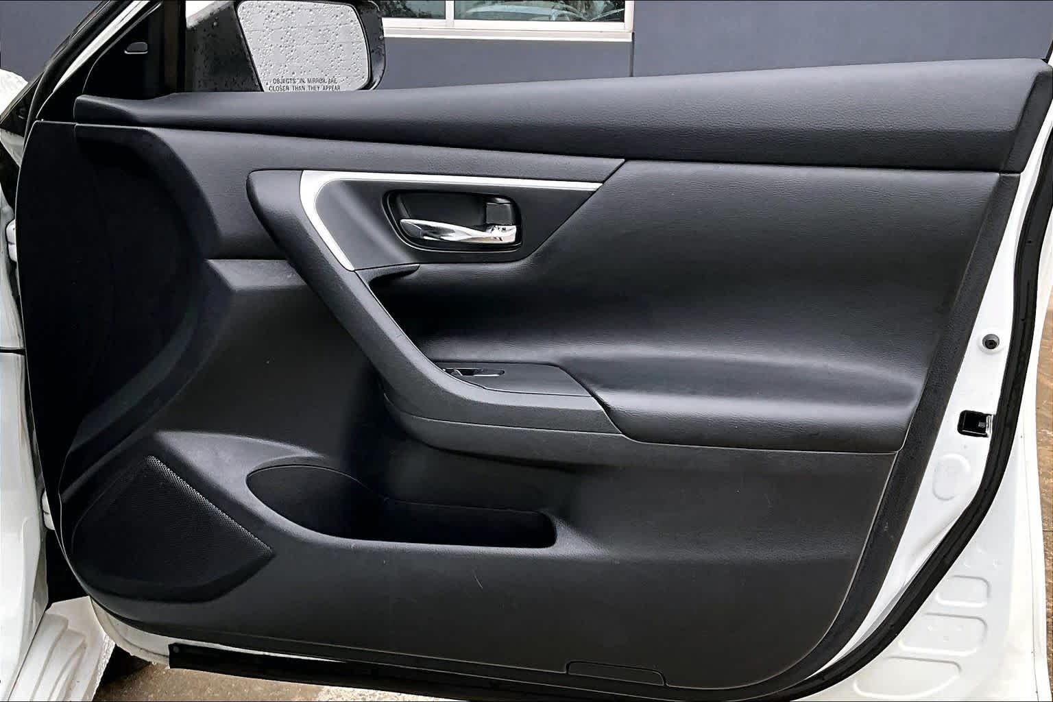 2018 Nissan Altima 2.5 SV Glacier White at HGreg Houston