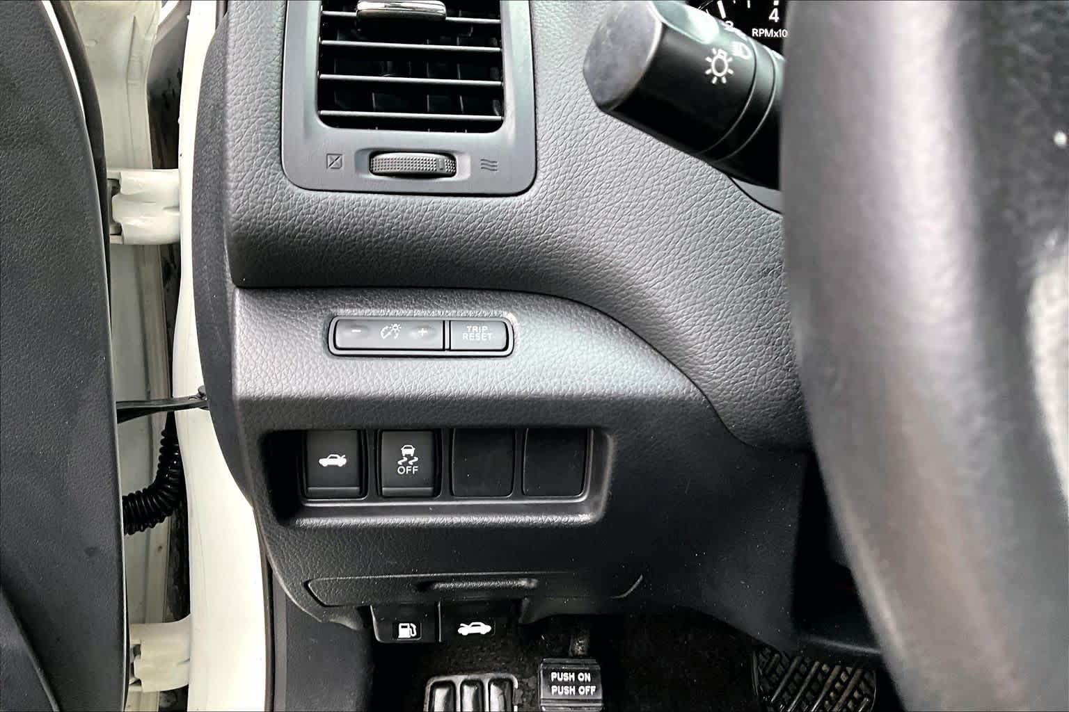 2018 Nissan Altima 2.5 SV Glacier White at HGreg Houston