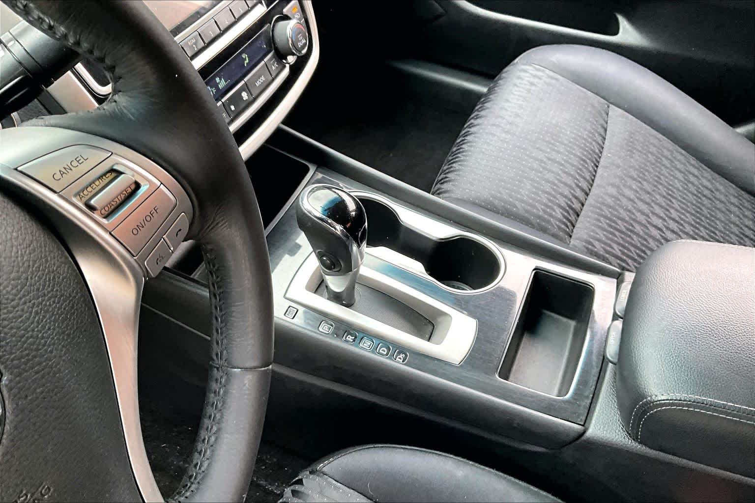 2018 Nissan Altima 2.5 SV Glacier White at HGreg Houston