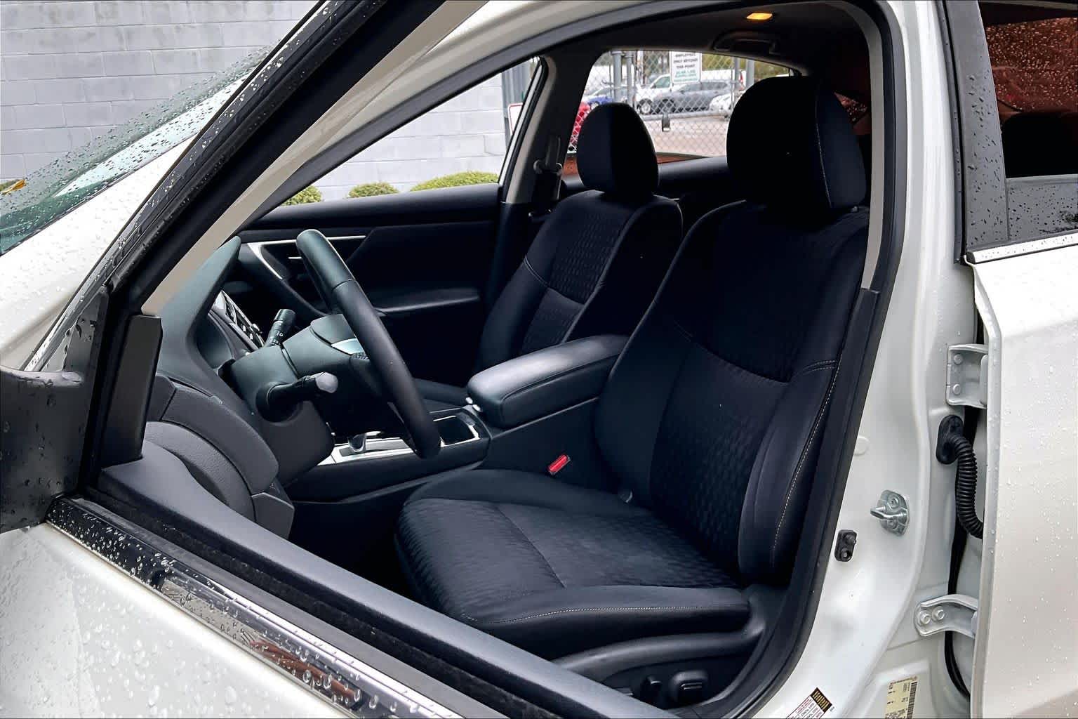 2018 Nissan Altima 2.5 SV Glacier White at HGreg Houston