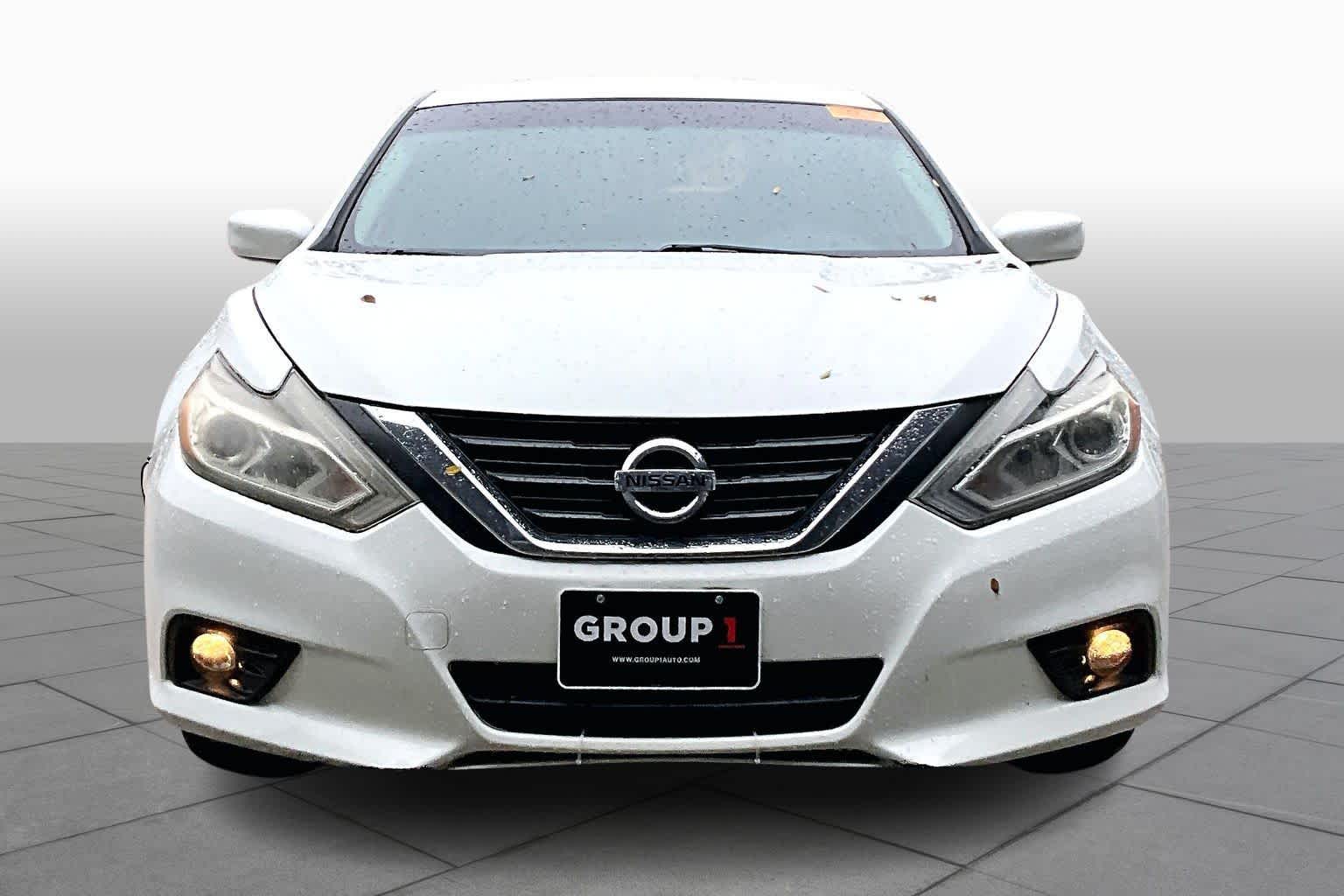 2018 Nissan Altima 2.5 SV Glacier White at HGreg Houston
