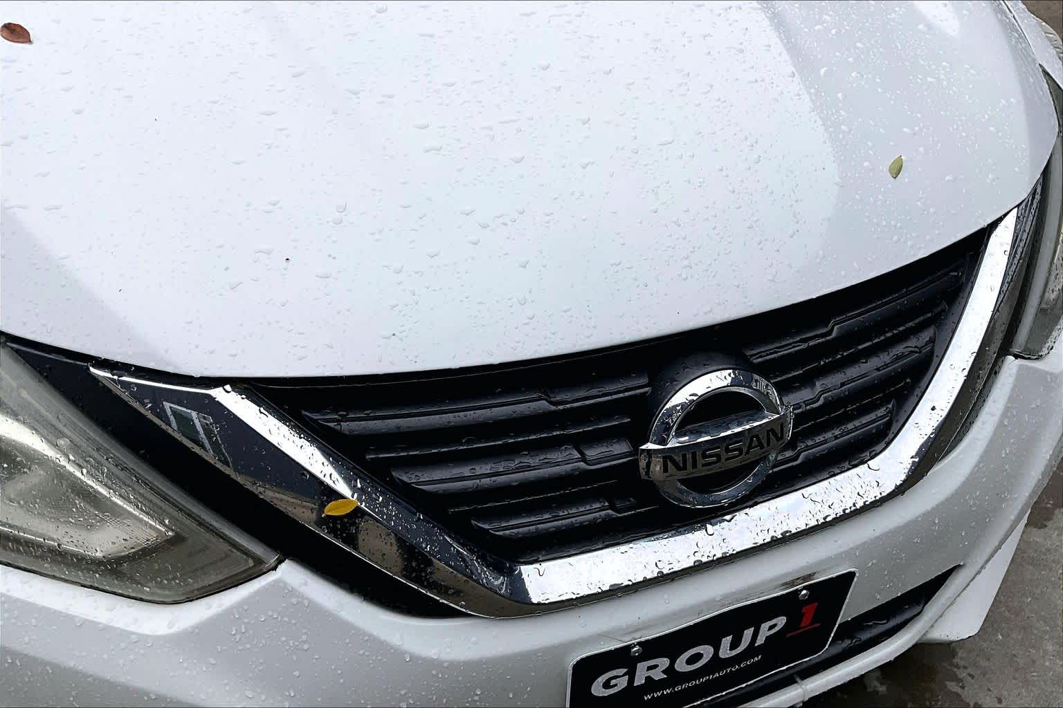 2018 Nissan Altima 2.5 SV Glacier White at HGreg Houston