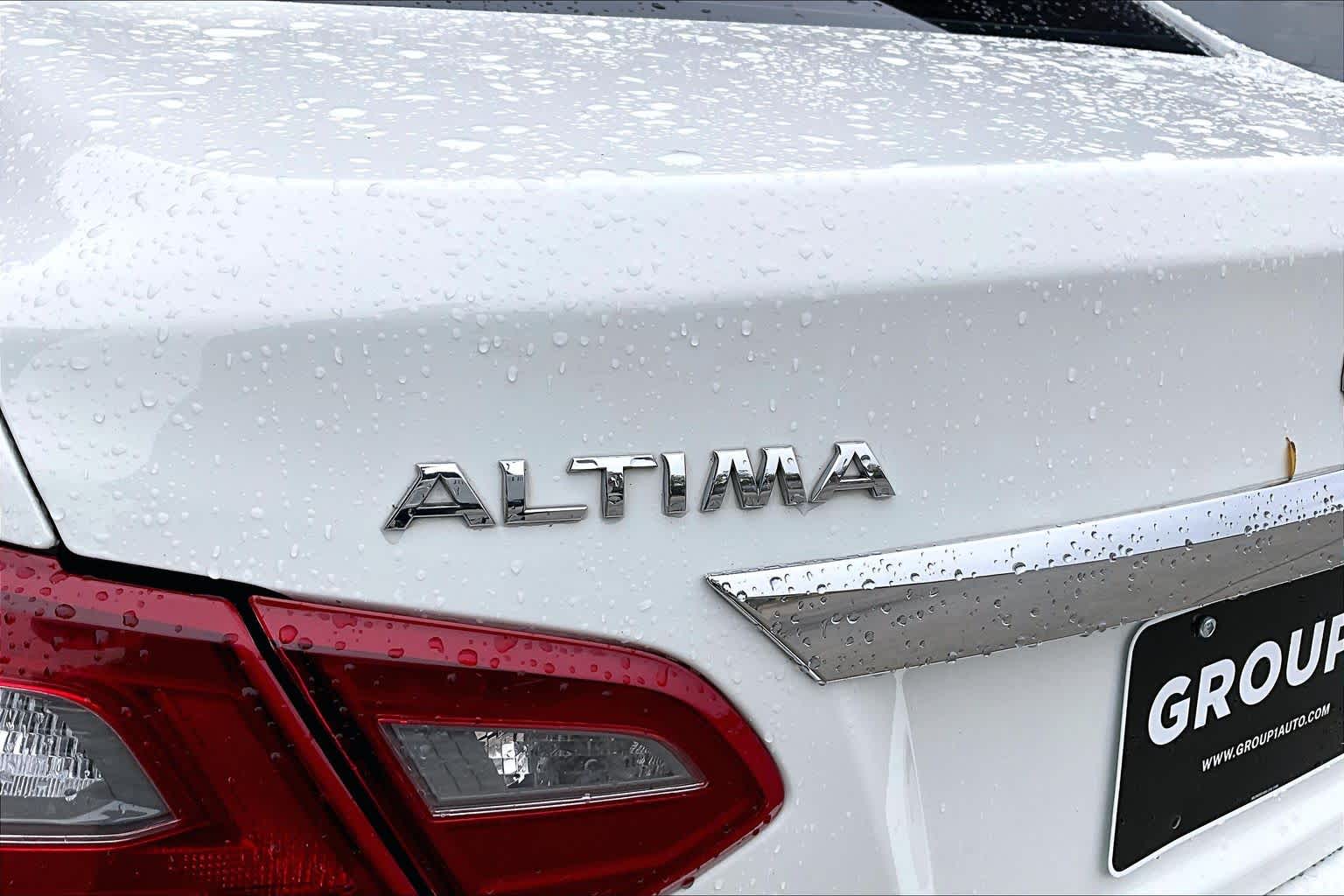 2018 Nissan Altima 2.5 SV Glacier White at HGreg Houston