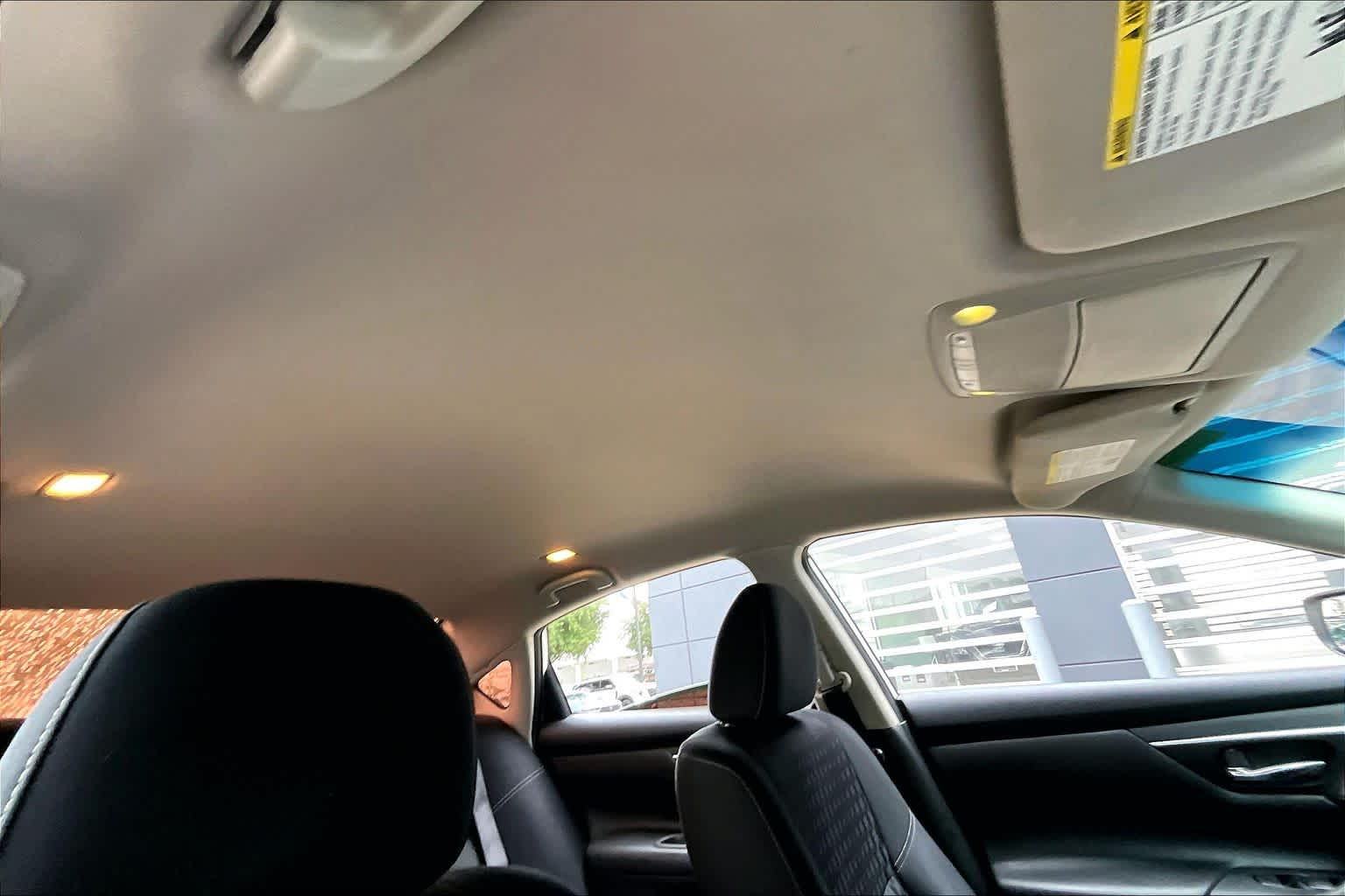 2018 Nissan Altima 2.5 SV Glacier White at HGreg Houston