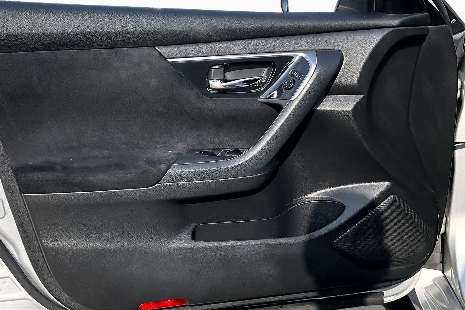 2014 Nissan Altima 2.5 S Brilliant Silver Metallic at Beck & Masten Kia