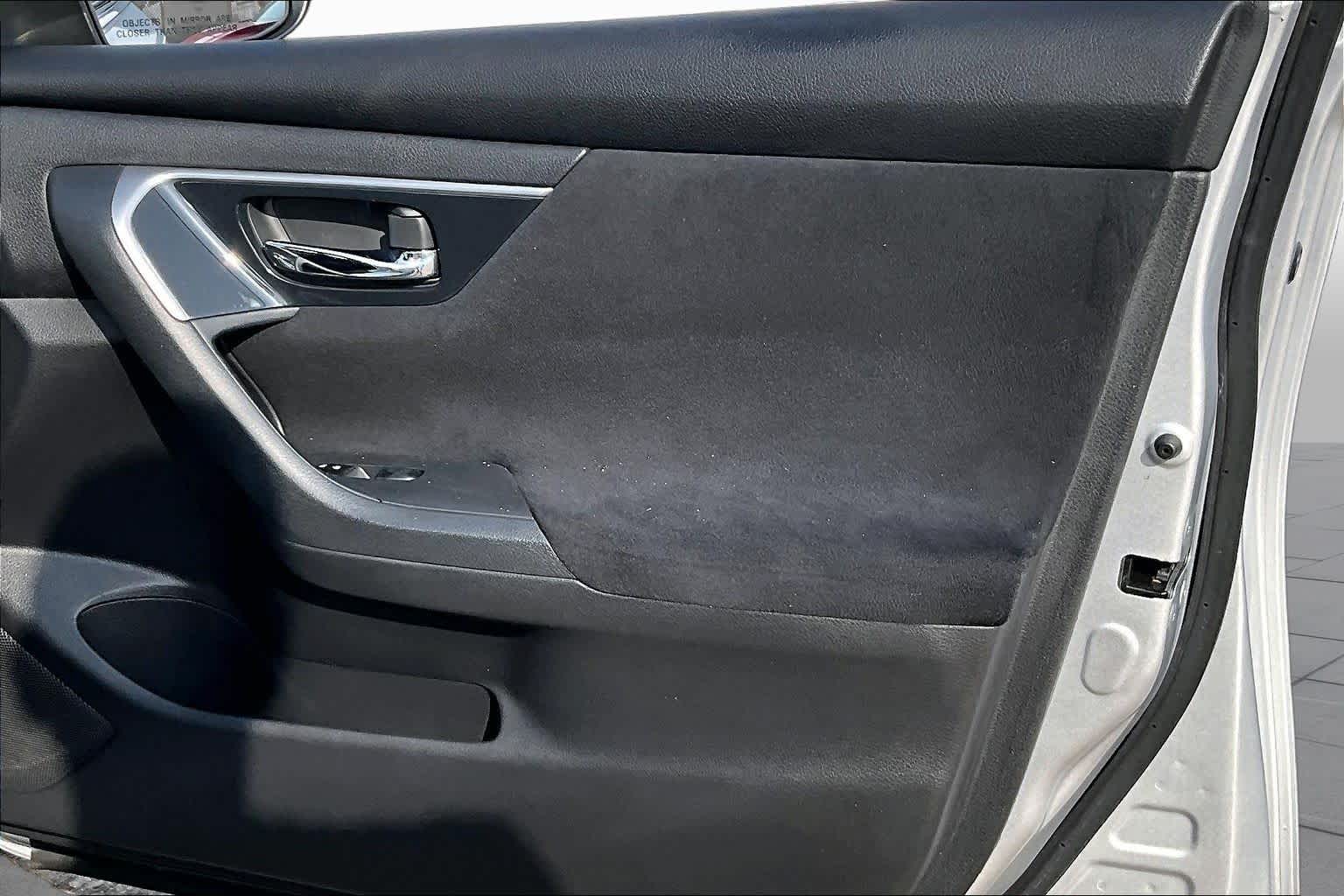 2014 Nissan Altima 2.5 S Brilliant Silver Metallic at Beck & Masten Kia