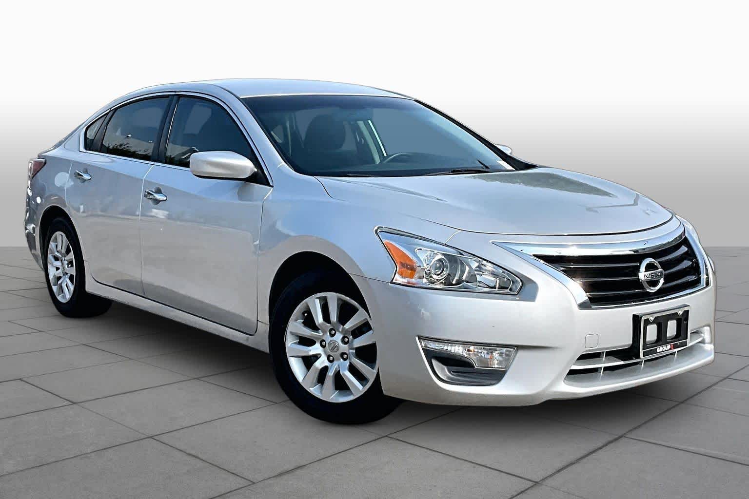 2014 Nissan Altima 2.5 S Brilliant Silver Metallic at Beck & Masten Kia