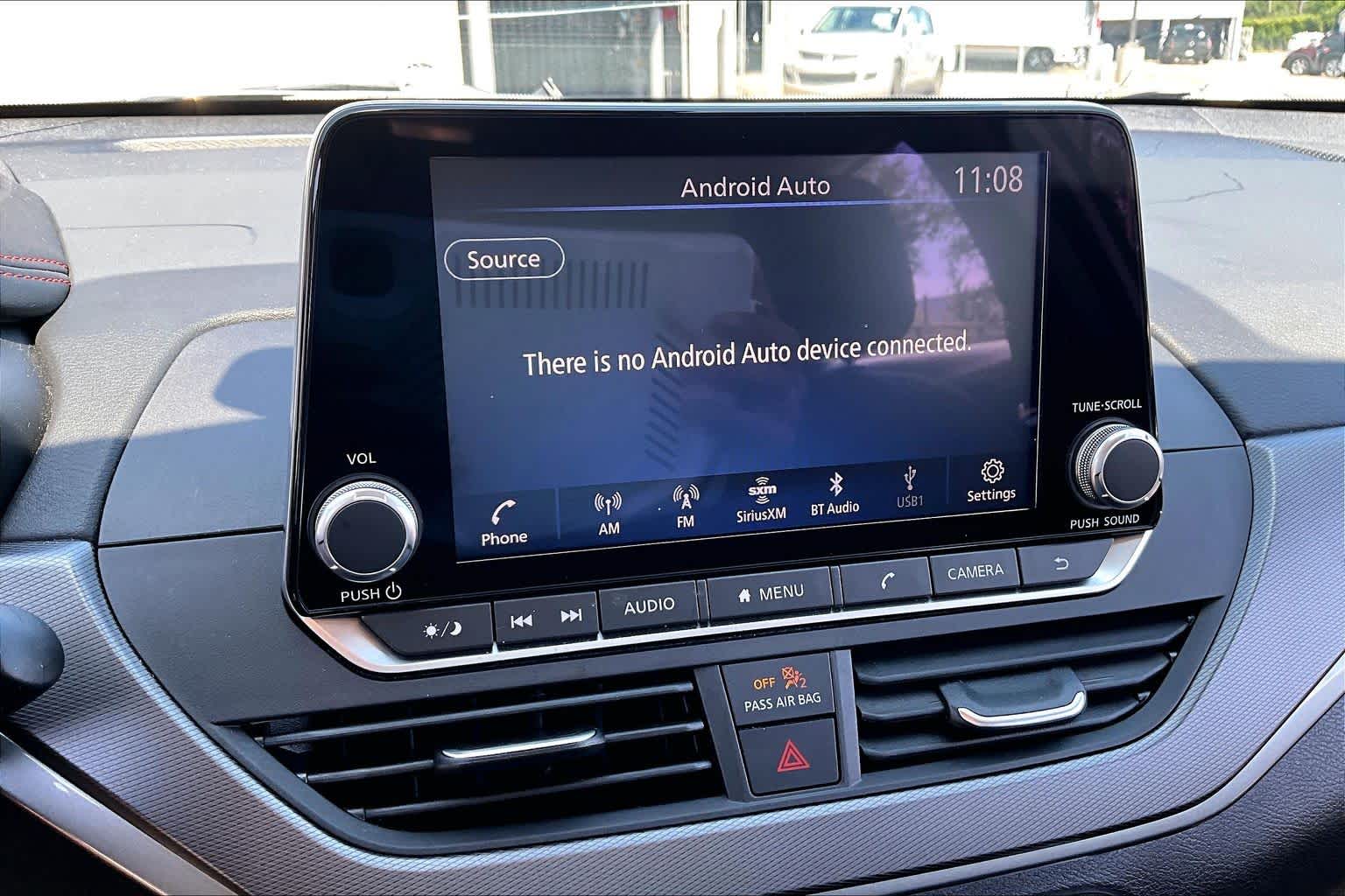 2024 Nissan Altima 2.5 SR Pearl White Tricoat at AutoNation USA Houston