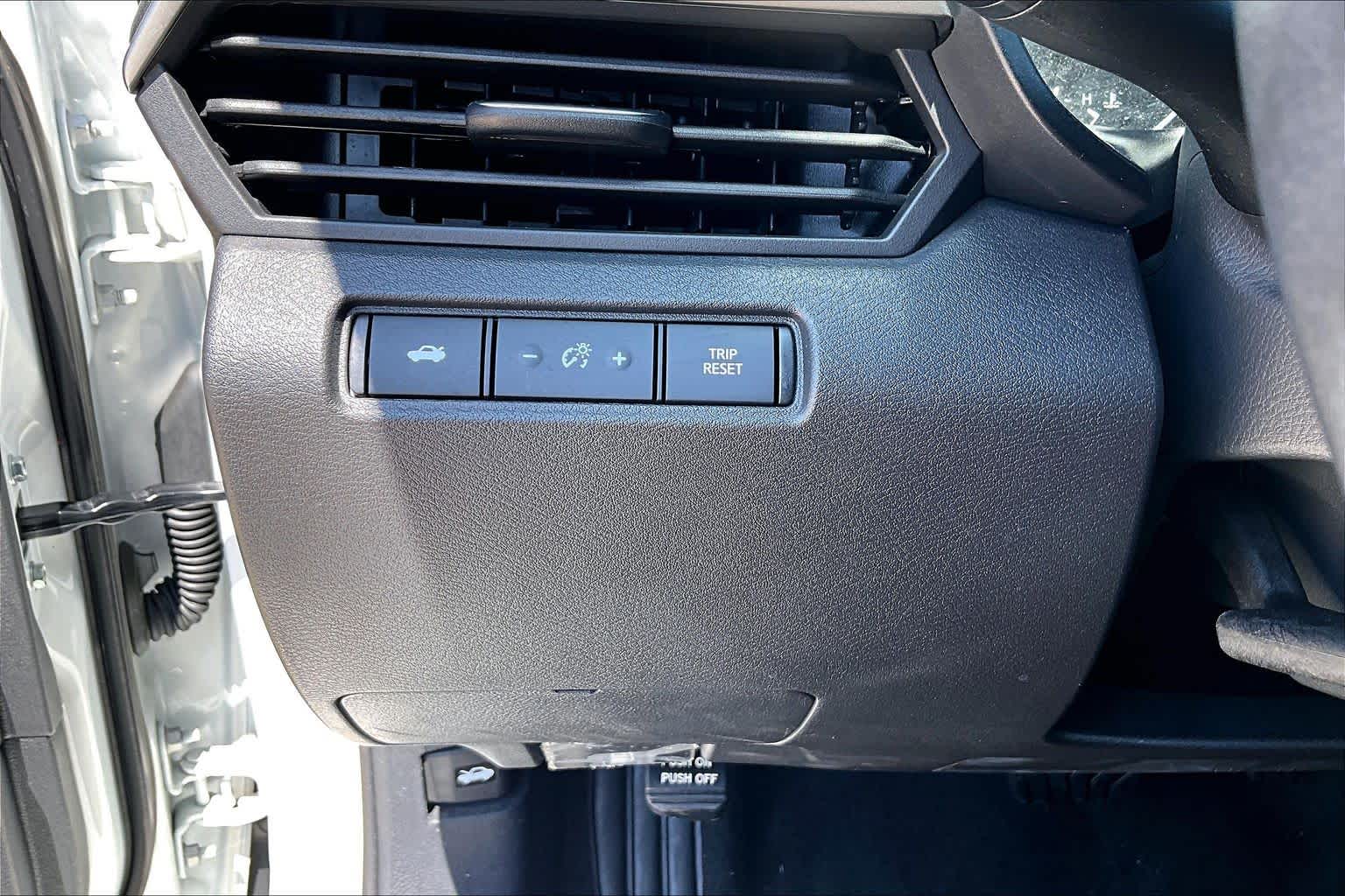 2024 Nissan Altima 2.5 SR Pearl White Tricoat at AutoNation USA Houston
