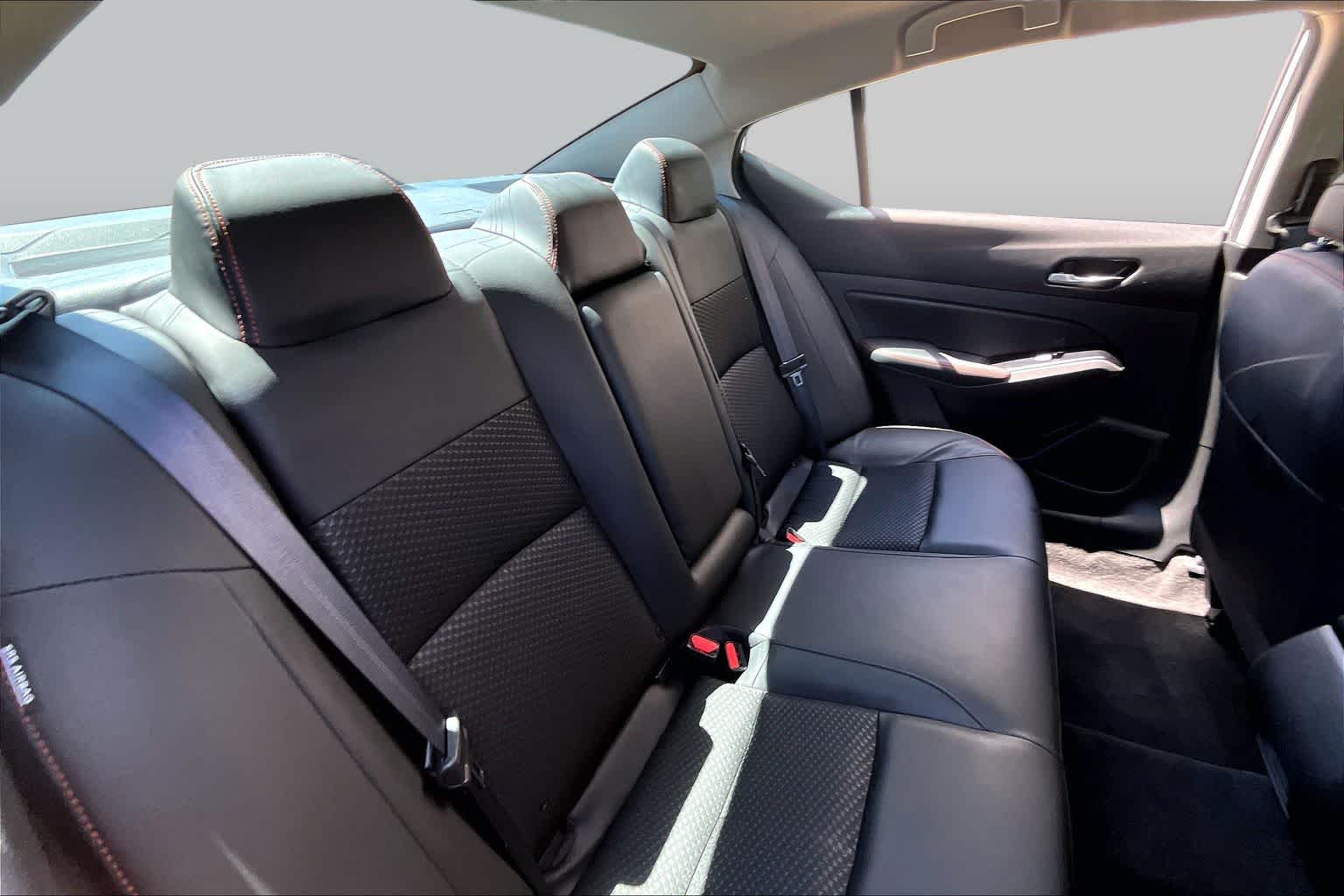 2024 Nissan Altima 2.5 SR Pearl White Tricoat at AutoNation USA Houston