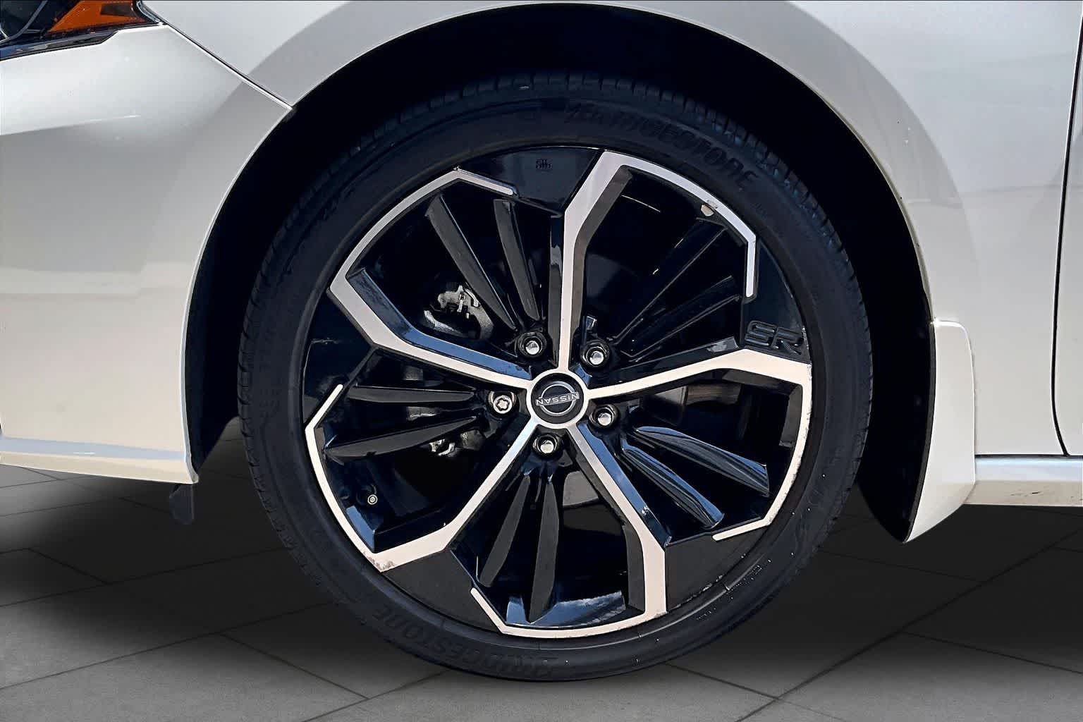 2024 Nissan Altima 2.5 SR Pearl White Tricoat at AutoNation USA Houston