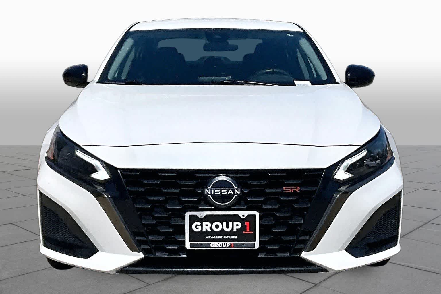 2024 Nissan Altima 2.5 SR Pearl White Tricoat at AutoNation USA Houston