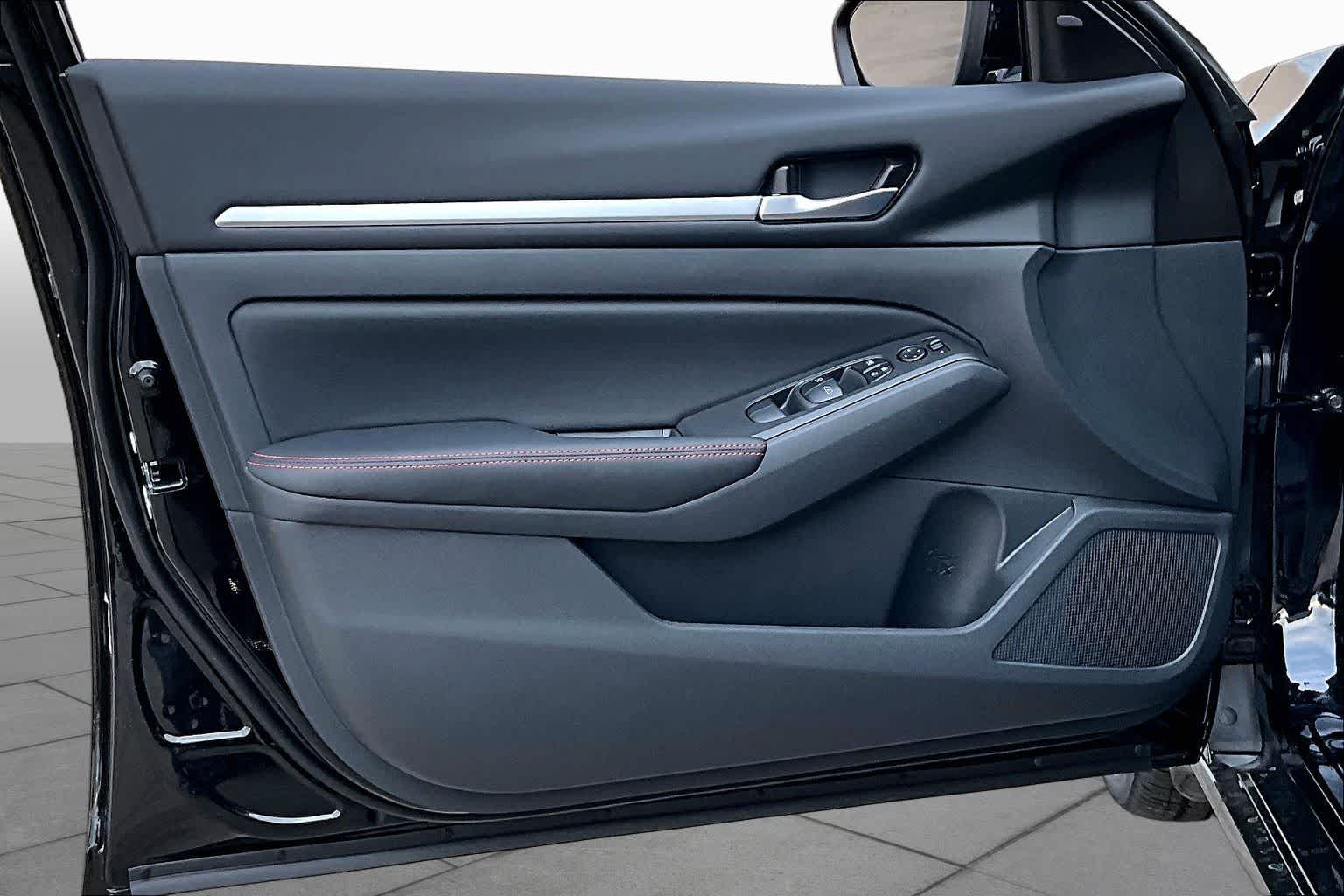 2026 Nissan Altima photo 16 of 20