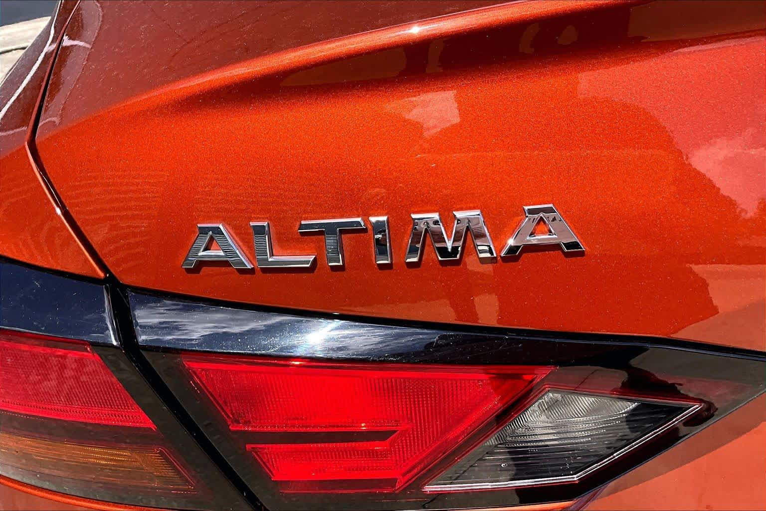 2022 Nissan Altima 2.5 SR Sunset Drift Chromaflair at Lexus of Clear Lake