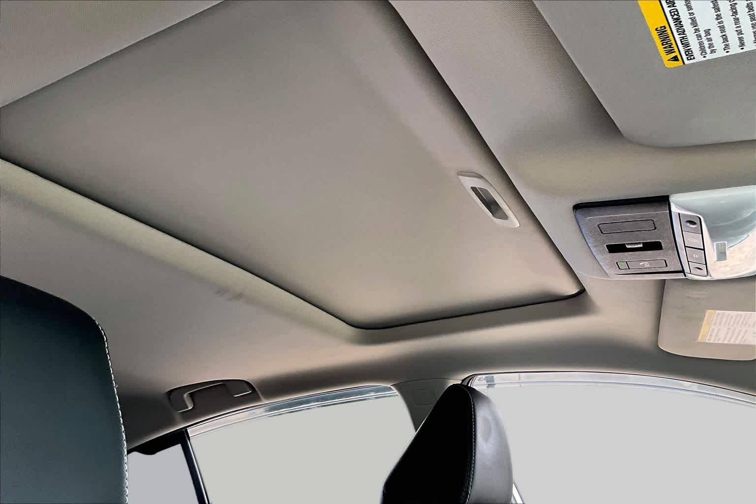 2023 Nissan Altima 2.5 SR Pearl White Tricoat at Davis Chevrolet