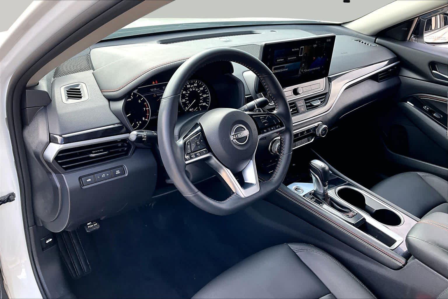 2023 Nissan Altima 2.5 SR Pearl White Tricoat at Davis Chevrolet
