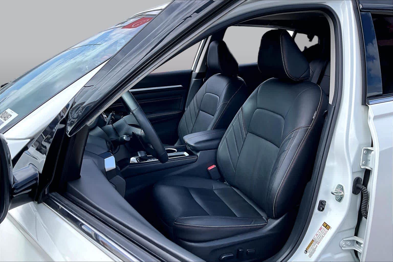 2023 Nissan Altima 2.5 SR Pearl White Tricoat at Davis Chevrolet